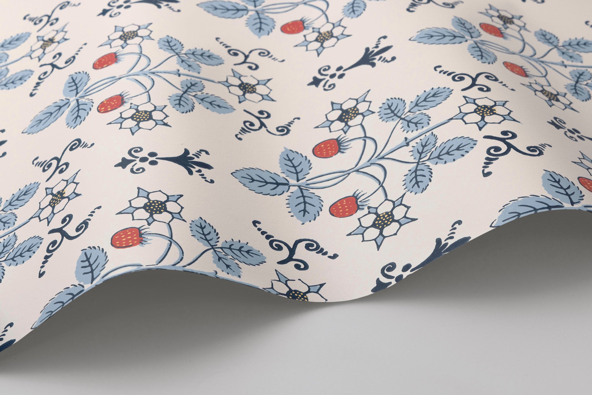Strawberry Wallpaper in china blue/cream color - pattern number 127/2010.CS.0 - by Cole and Son in the Classics Vol I collection