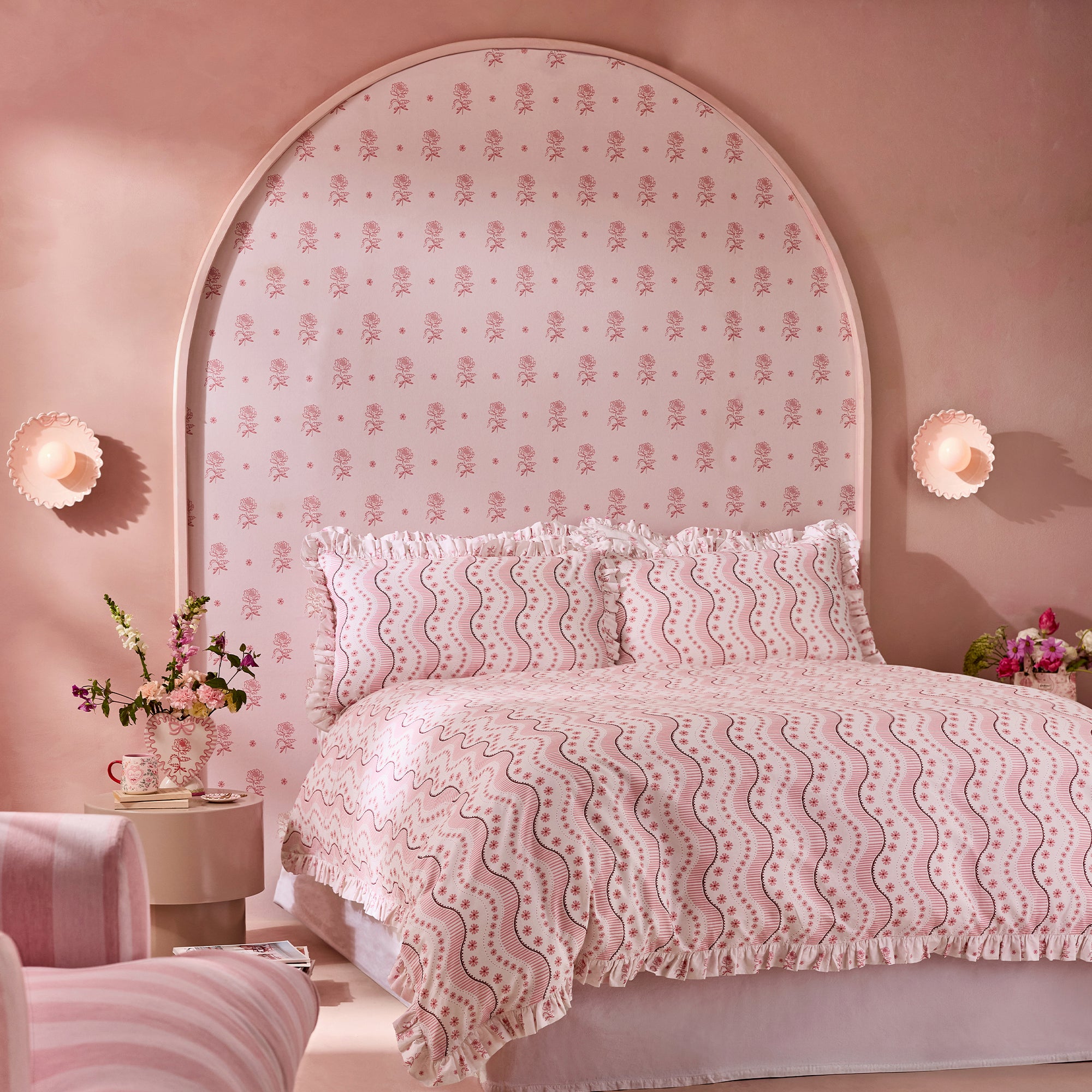 Spitalfield Bunches Wallpaper in pink color - pattern number 145329 - by Cath Kidston in the Cath Kidston SS26 collection