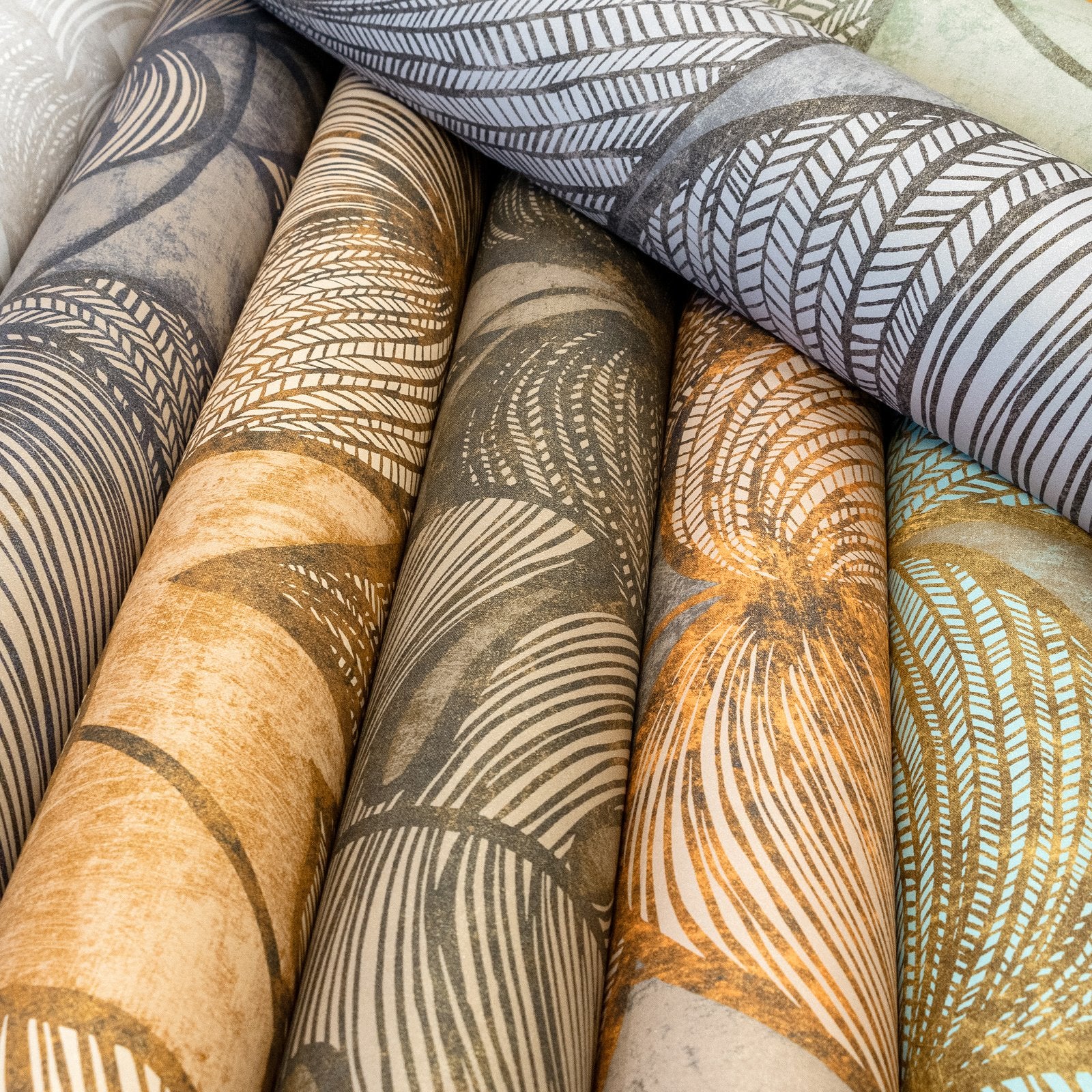Monstera wallpaper in bronze brown color - pattern number GH26937-23 - by Galerie in the Julie Feels Home collection