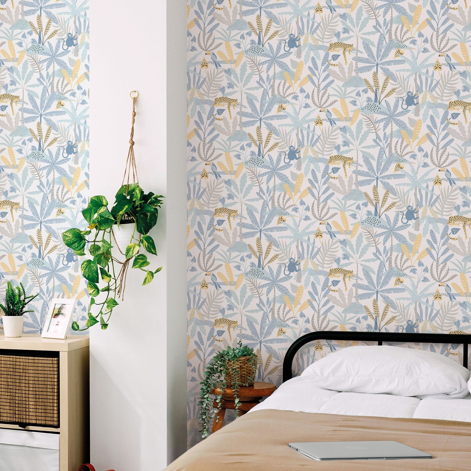 Jungly Wallpaper in Blue color - pattern number 286-2 - by Galerie in the Bambino collection