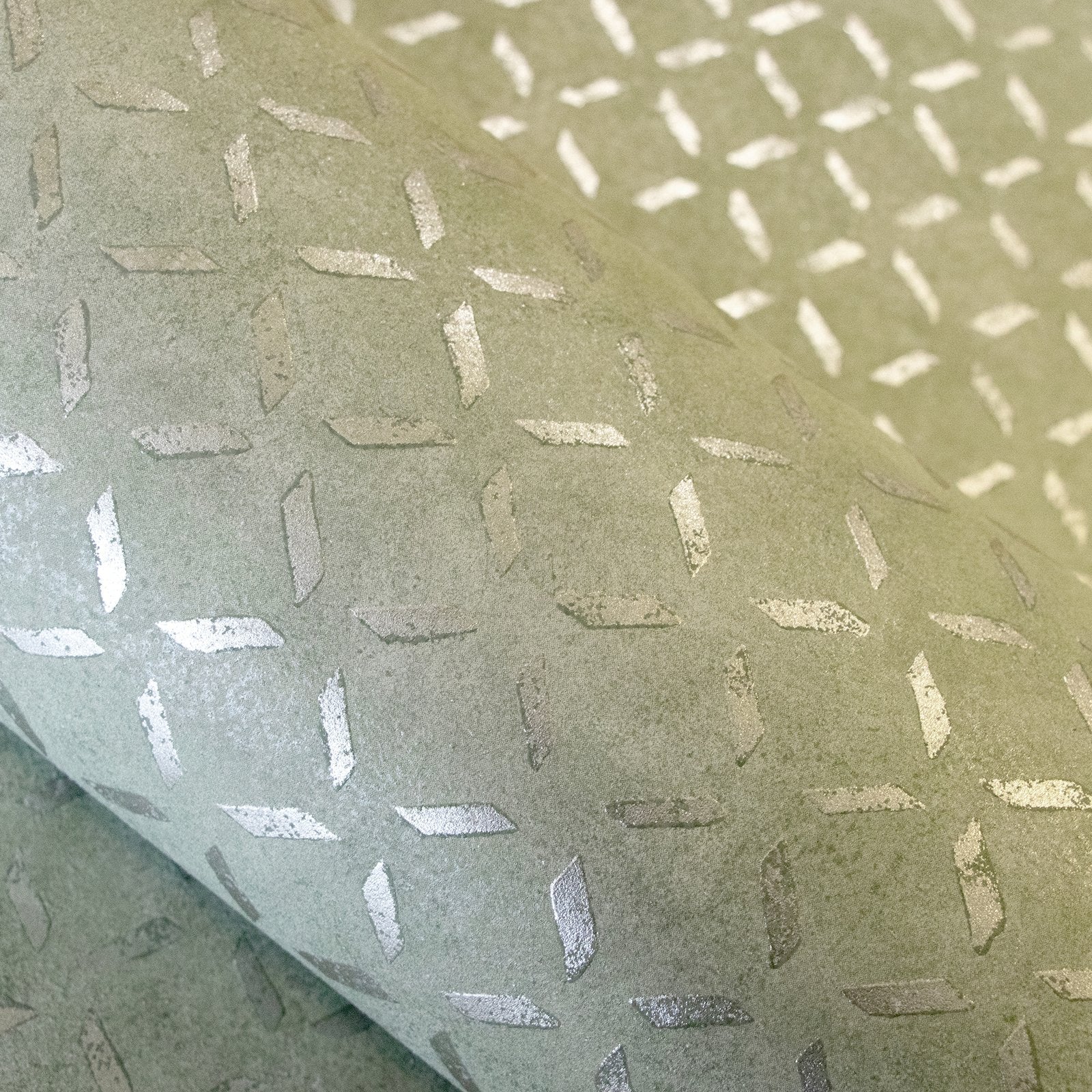 Soho / Metal Drain Grid wallpaper in green color - pattern number GH30047-23 - by Galerie in the Urban Classics collection