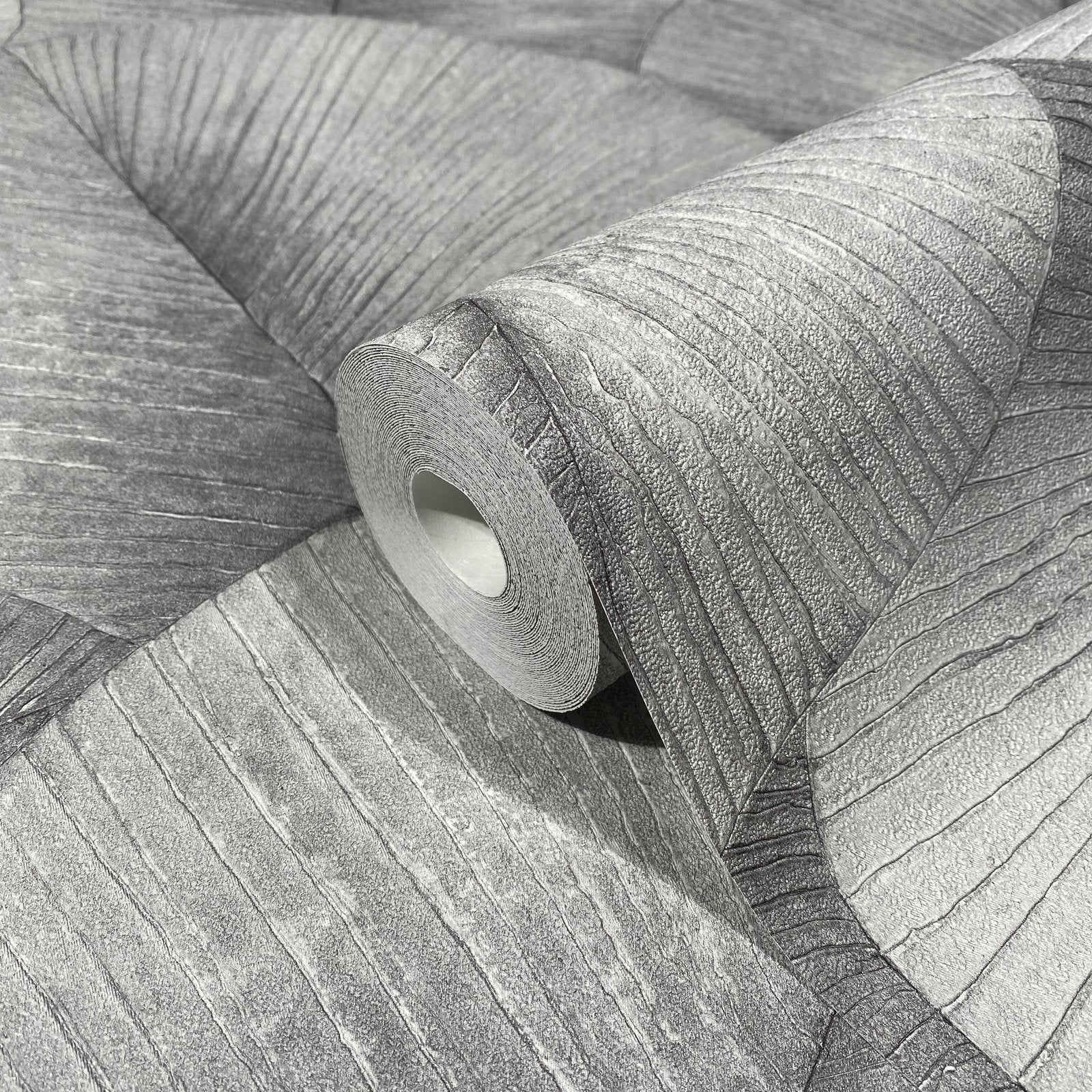 Palm Leaf wallpaper in silver grey color - pattern number 34508 - by Galerie in the Kumano collection