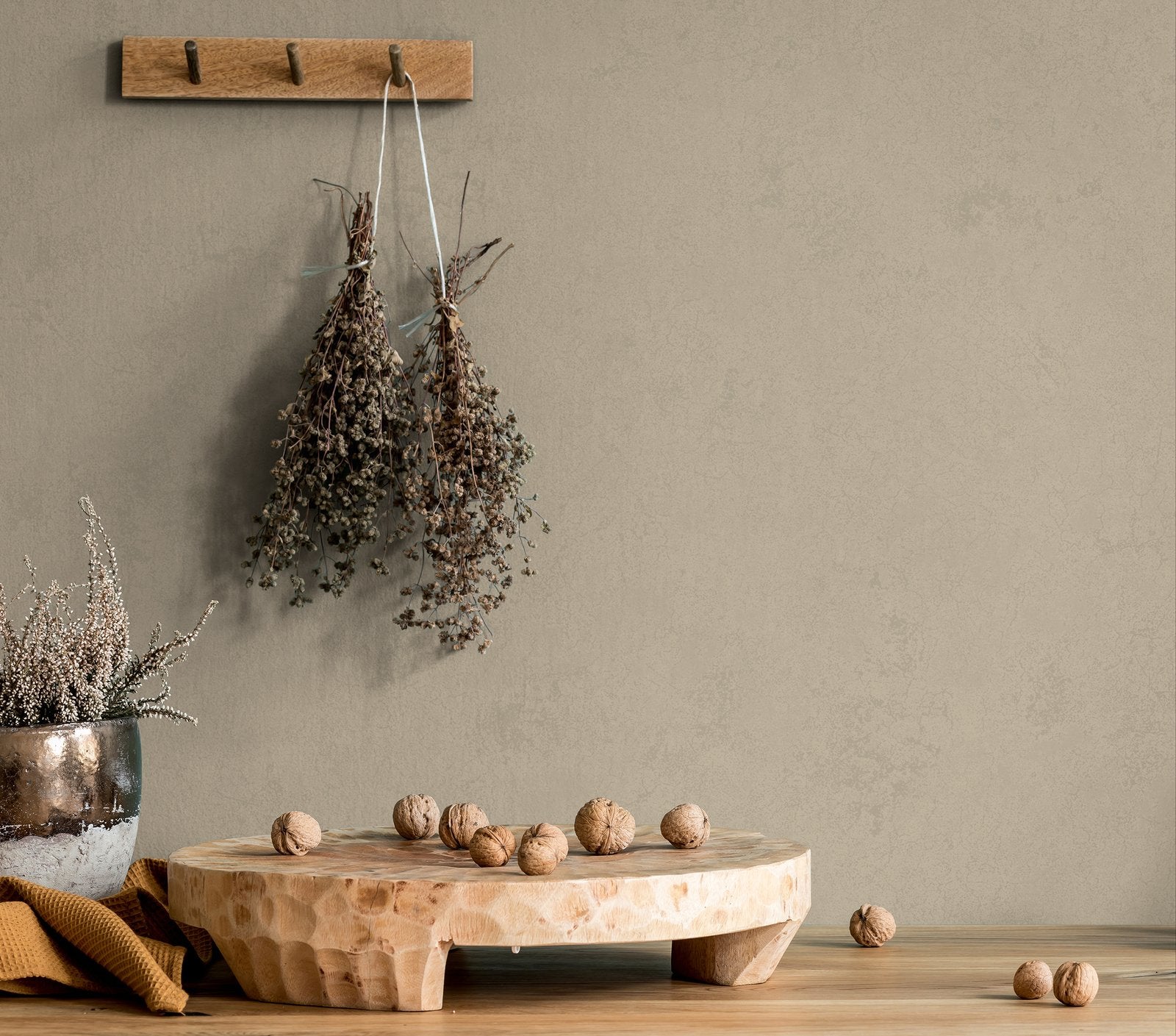Uni wallpaper in beige color - pattern number TR34606 - by Galerie in the Terra collection