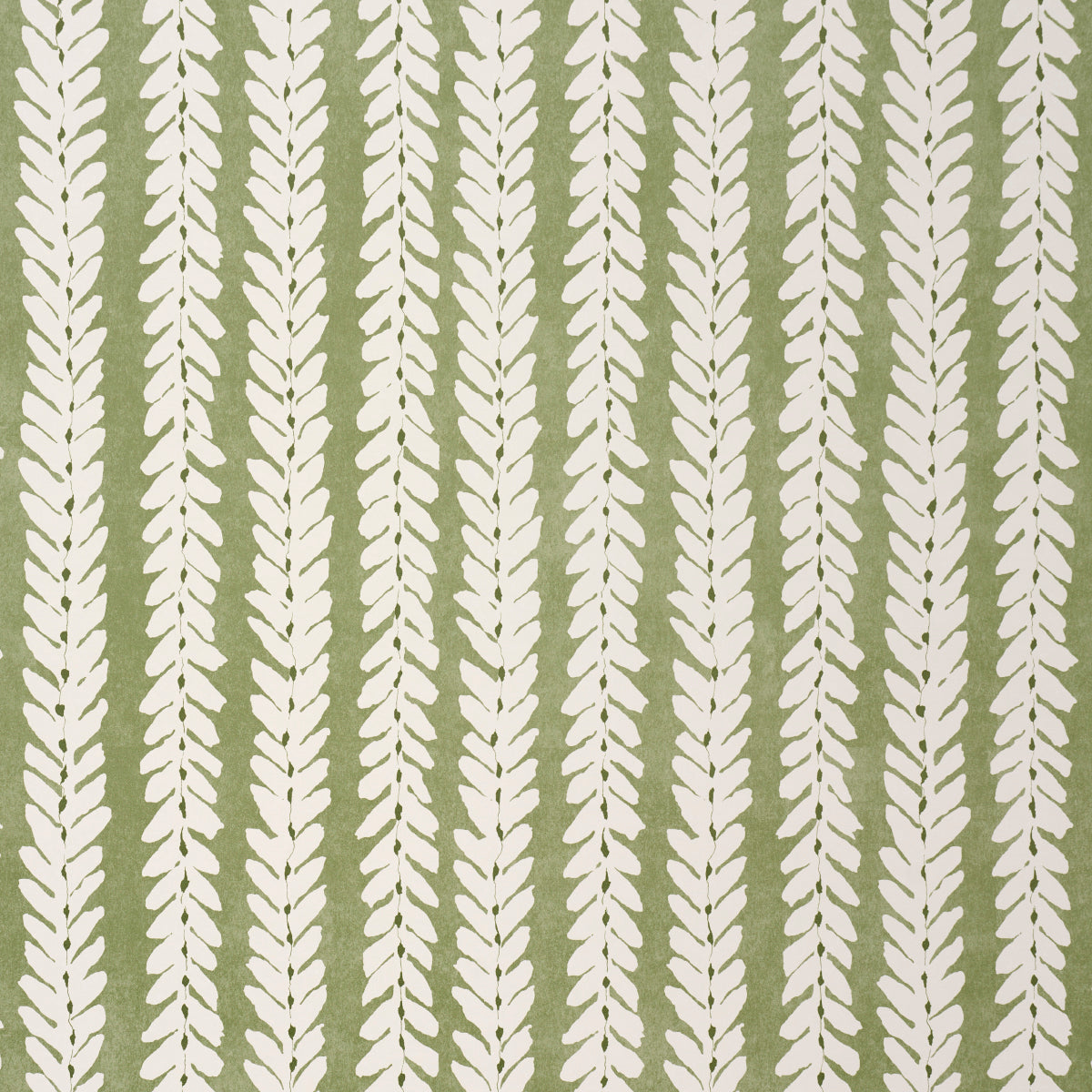 Woodperry wallpaper in moss color - pattern number 5008794 - by Schumacher in the Veere Grenney collection