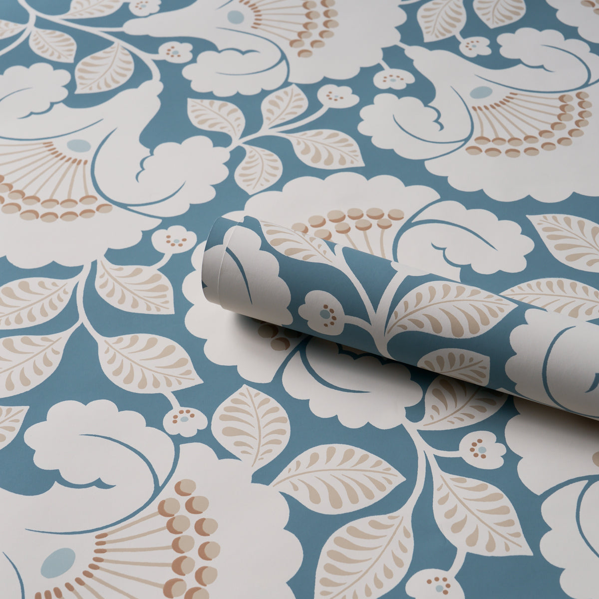 Jackie Wallpaper in indigo color - pattern number 5010374 - by Schumacher in the Perennial Favorites collection