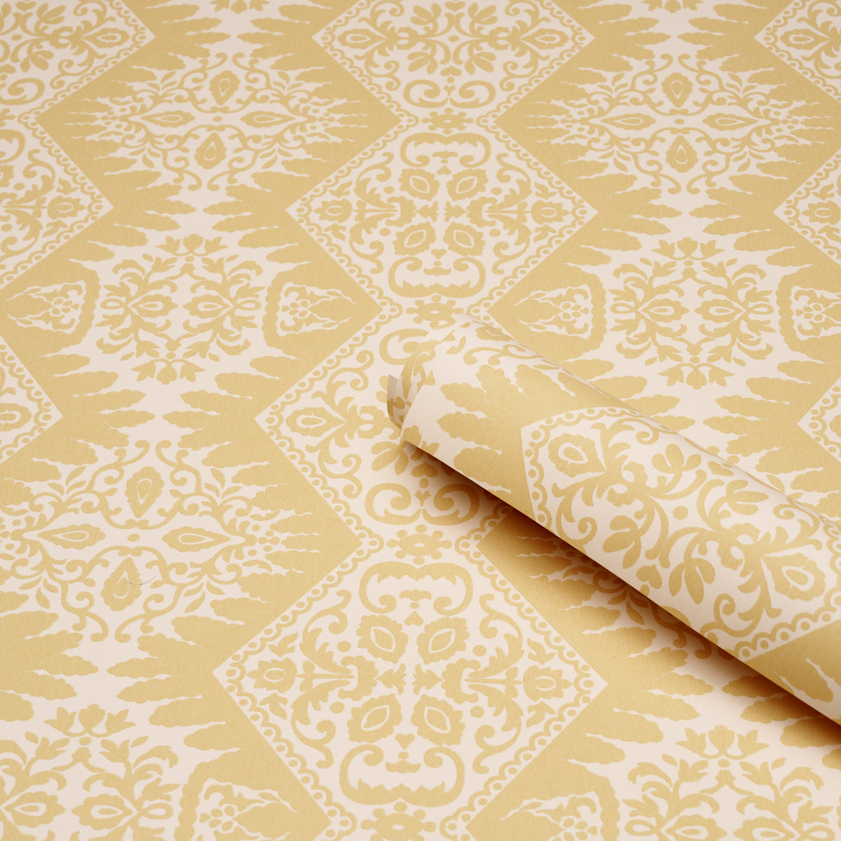 Berkeley Wallpaper in straw color - pattern number 5017312 - by Schumacher in the Williamsburg collection