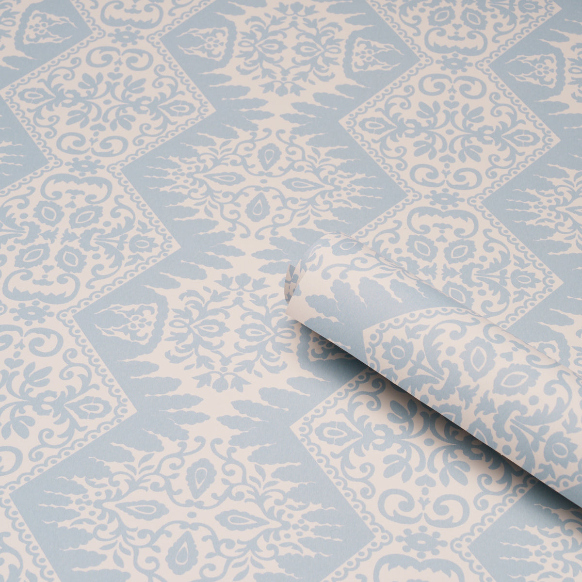 Berkeley Wallpaper in hydrangea color - pattern number 5017313 - by Schumacher in the Williamsburg collection