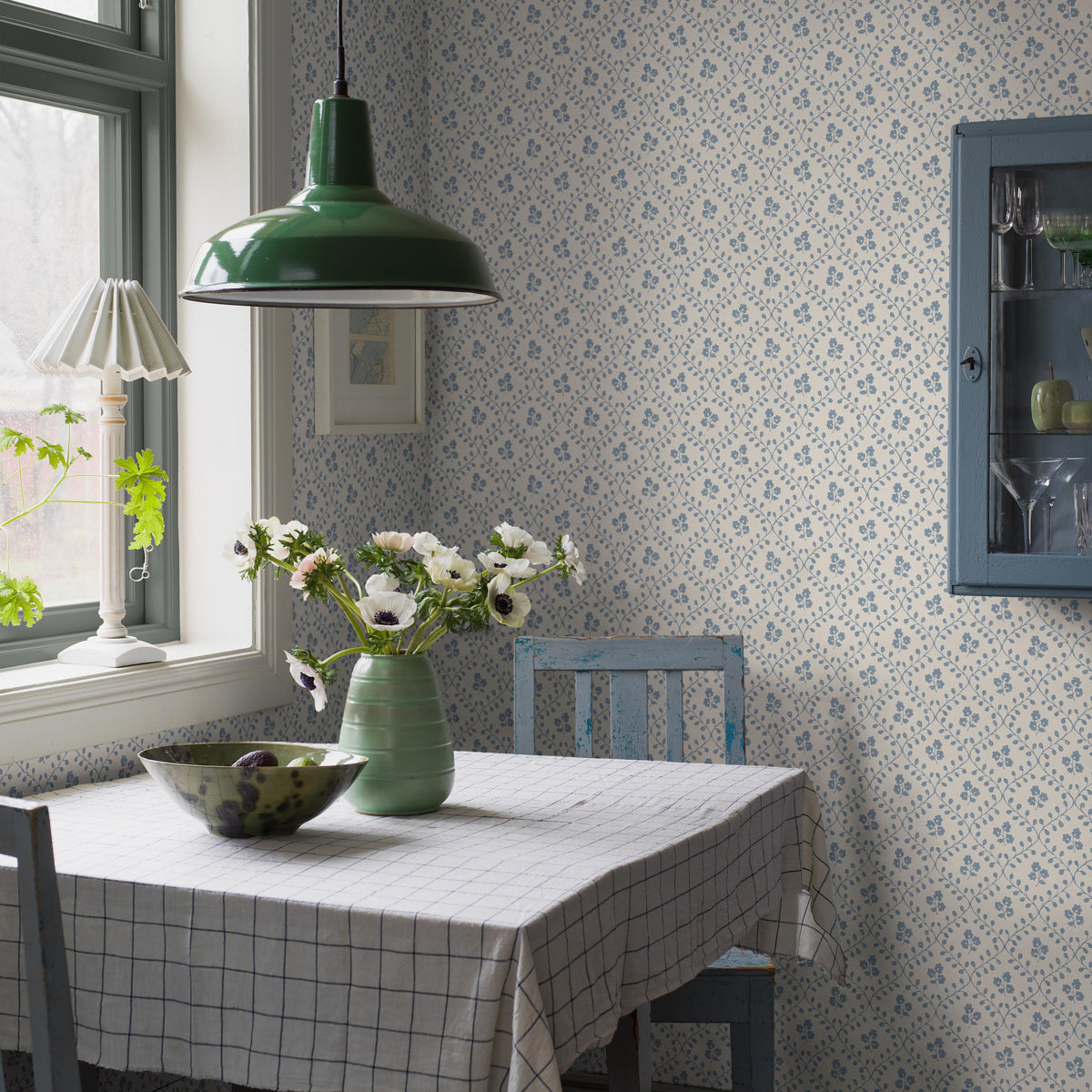Idun Wallpaper in blue color - pattern number 5822 - by Schumacher in the Borastapeter collection
