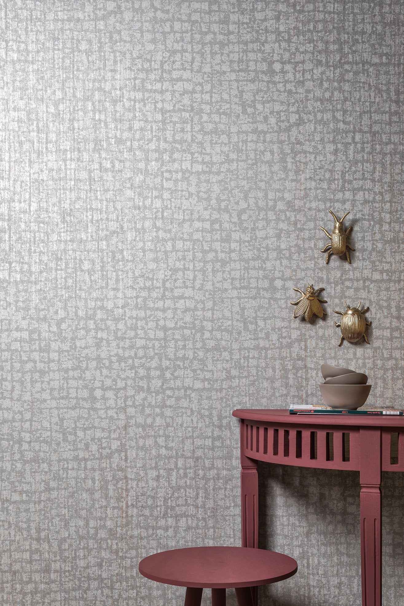 Zeus wallpaper in silver grey color - pattern number 64279 - by Galerie in the Adonea collection
