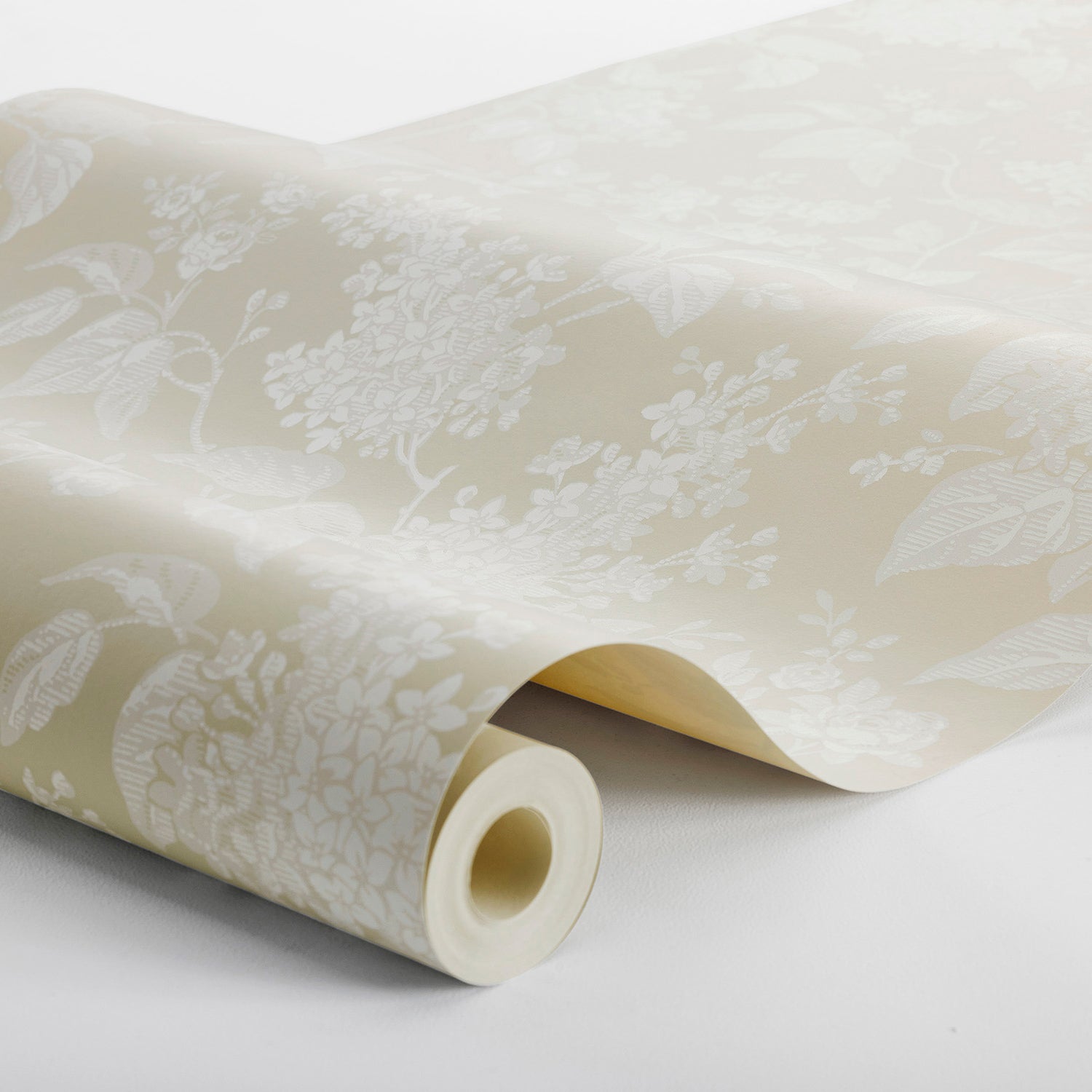 Syren Wallpaper in natural color - pattern number 6964 - by Schumacher in the Borastapeter collection
