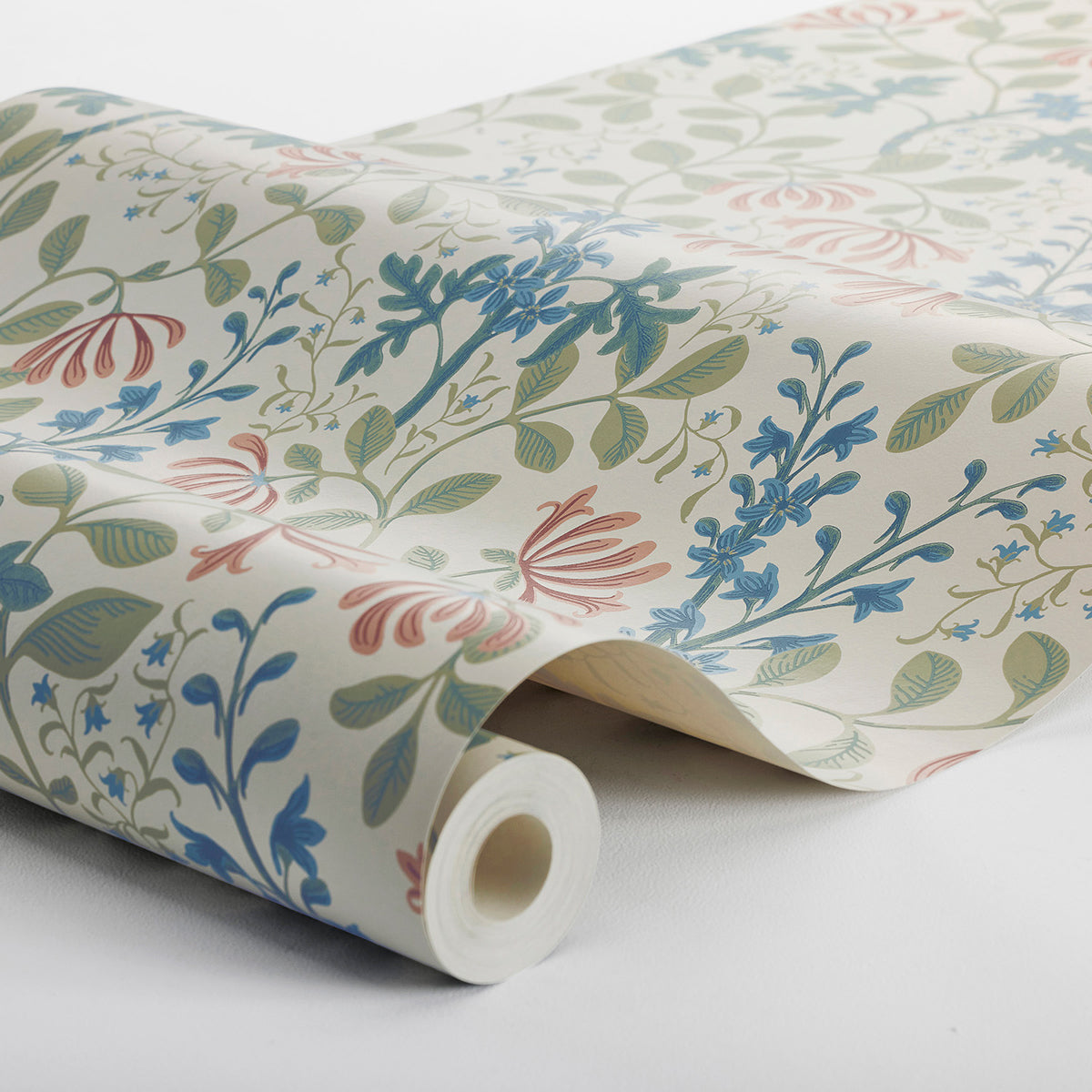 Trädgårdsfröjd Wallpaper in natural color - pattern number 6985 - by Schumacher in the Borastapeter collection