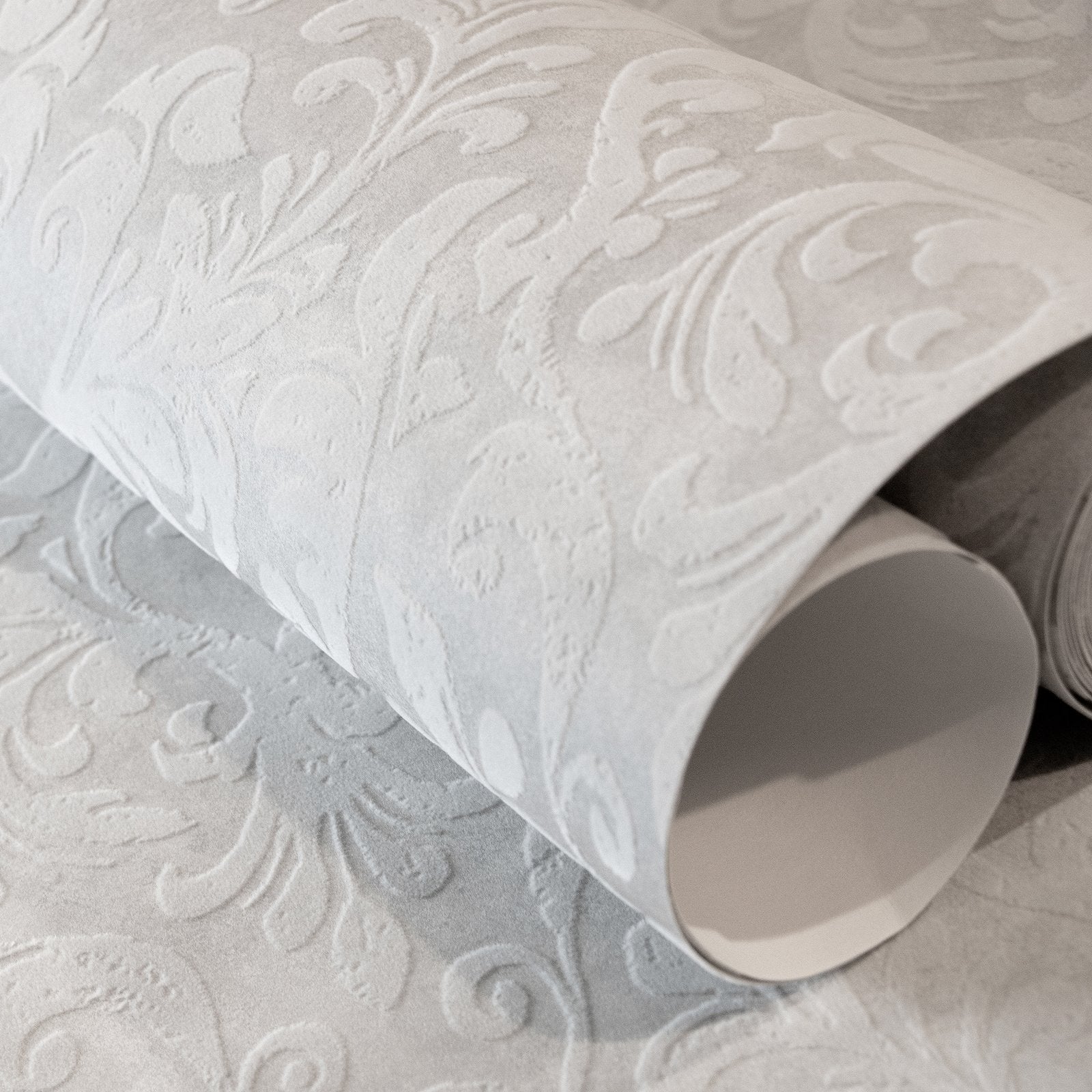 Mayfair / Loft Damask Flock wallpaper in silver grey color - pattern number GH81255-23 - by Galerie in the Urban Classics collection