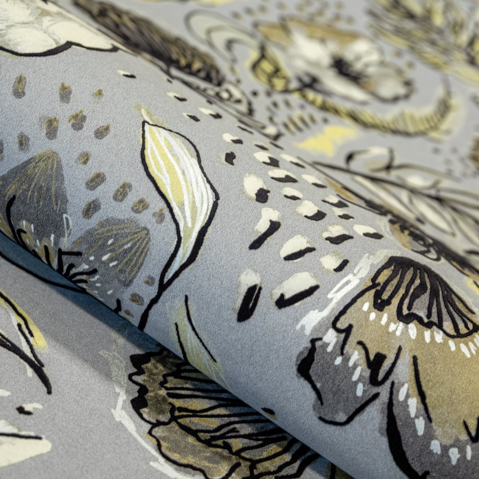 Wild Garden wallpaper in silver grey color - pattern number GH81333-23 - by Galerie in the Pepper collection