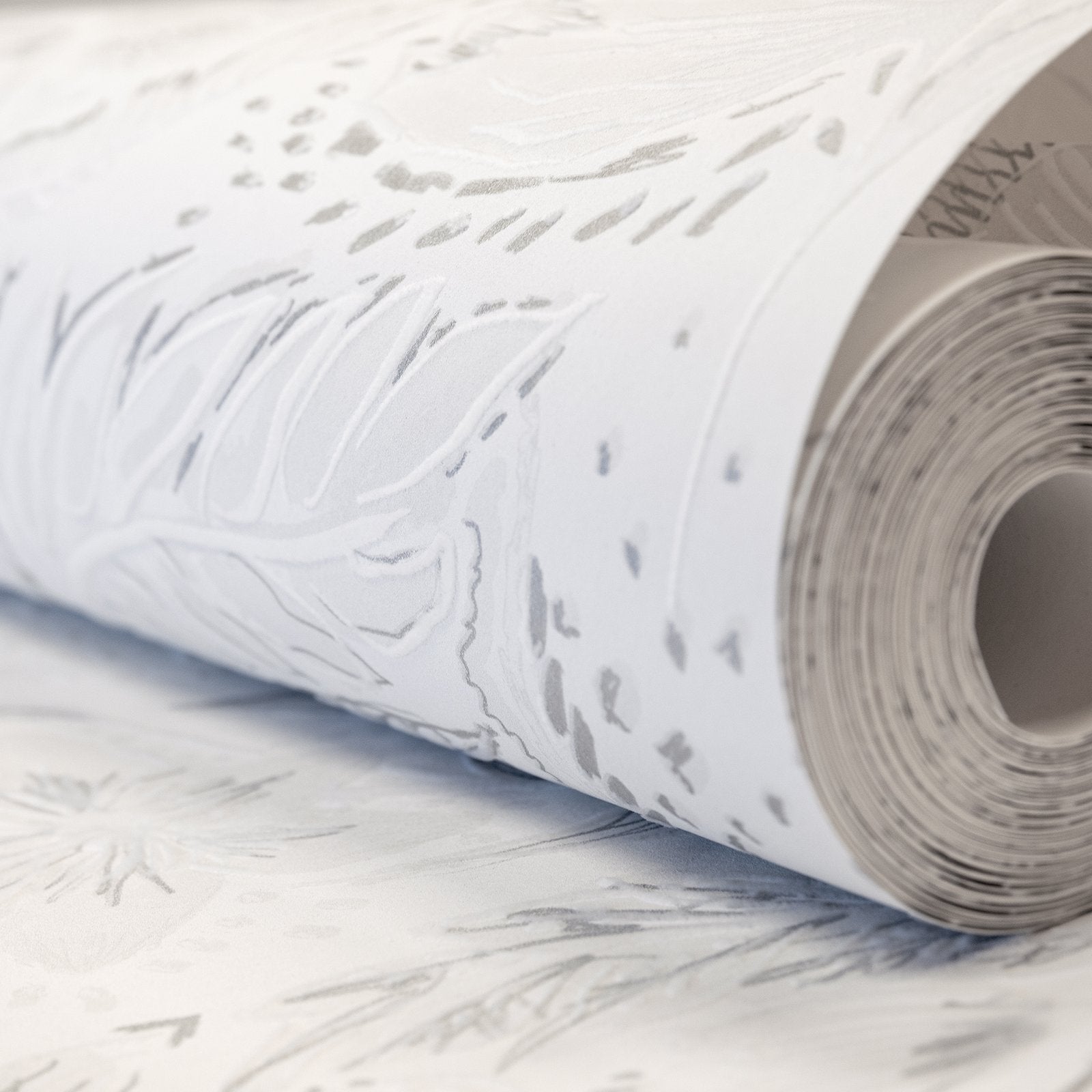 Wild Garden wallpaper in white color - pattern number GH81336-23 - by Galerie in the Pepper collection