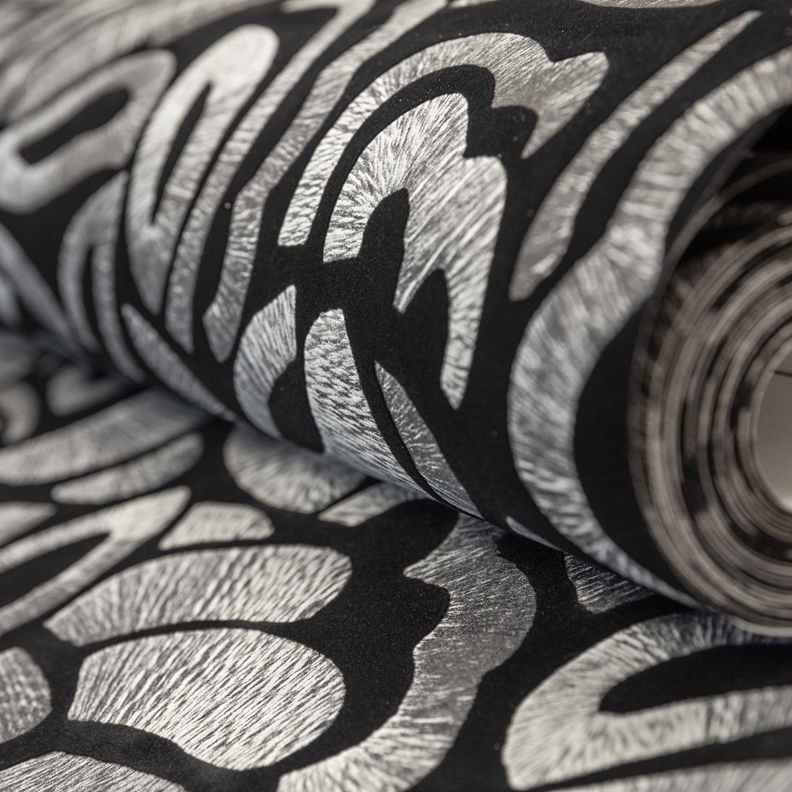 Brussels Lace wallpaper in black color - pattern number GH81338-23 - by Galerie in the Pepper collection