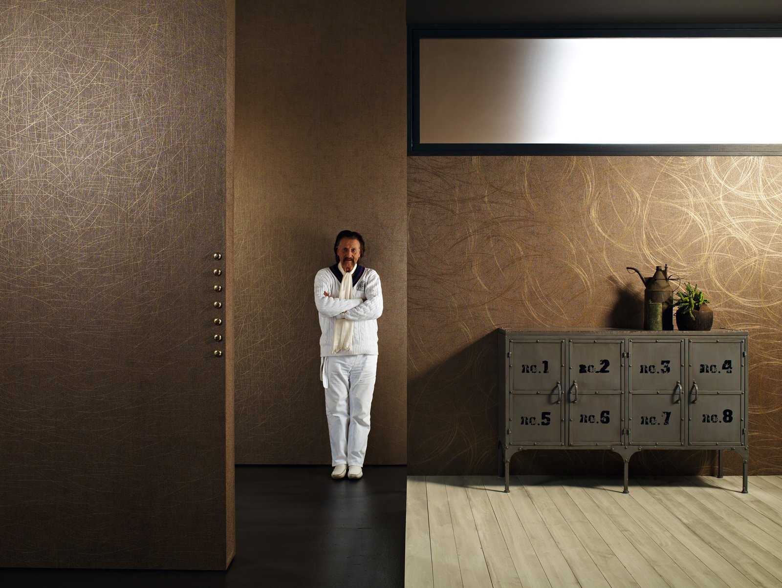 Scored wallpaper in bronze brown color - pattern number EN91957 - by Galerie in the Energy collection