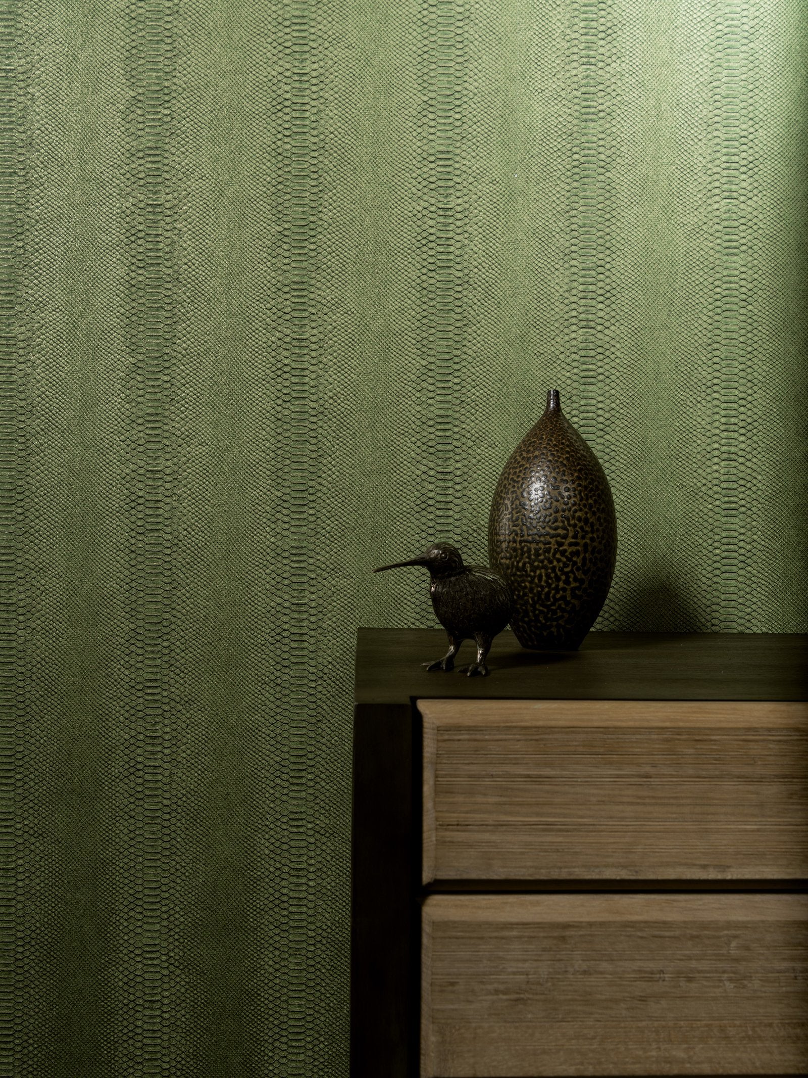 Snake Skin wallpaper in green color - pattern number EN91981 - by Galerie in the Energy collection