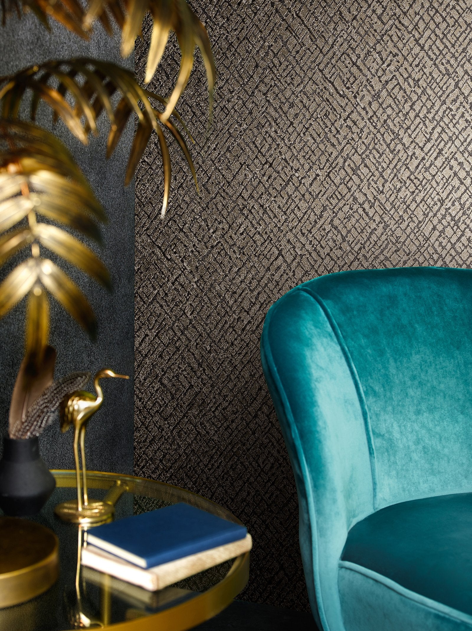 Geometric wallpaper in gold color - pattern number AI95039 - by Galerie in the Air collection