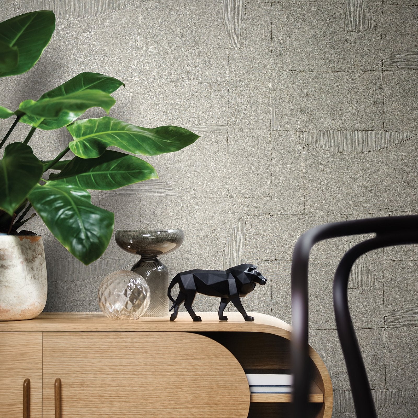 Graphical wallpaper in beige color - pattern number EA99128 - by Galerie in the Earth collection