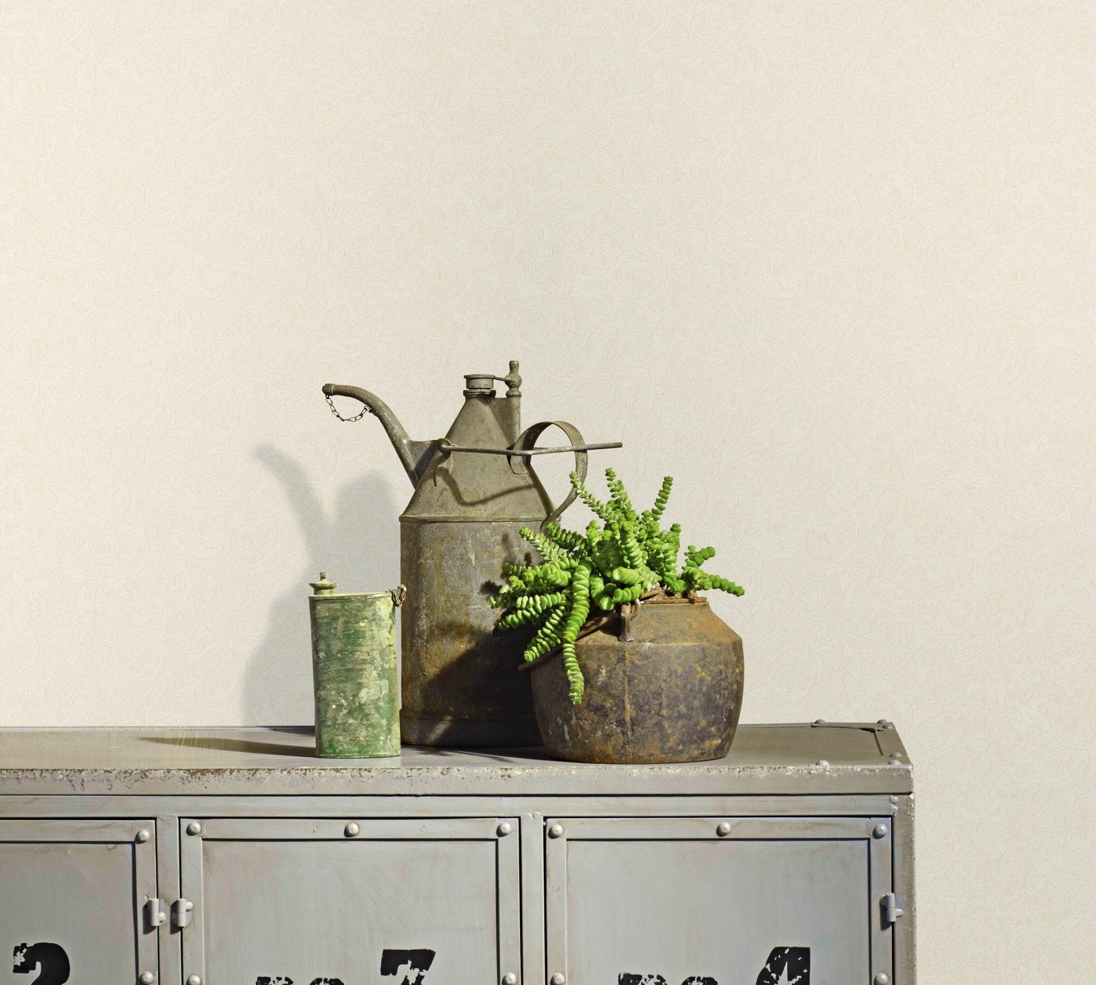 Floral wallpaper in beige color - pattern number EA99154 - by Galerie in the Earth collection