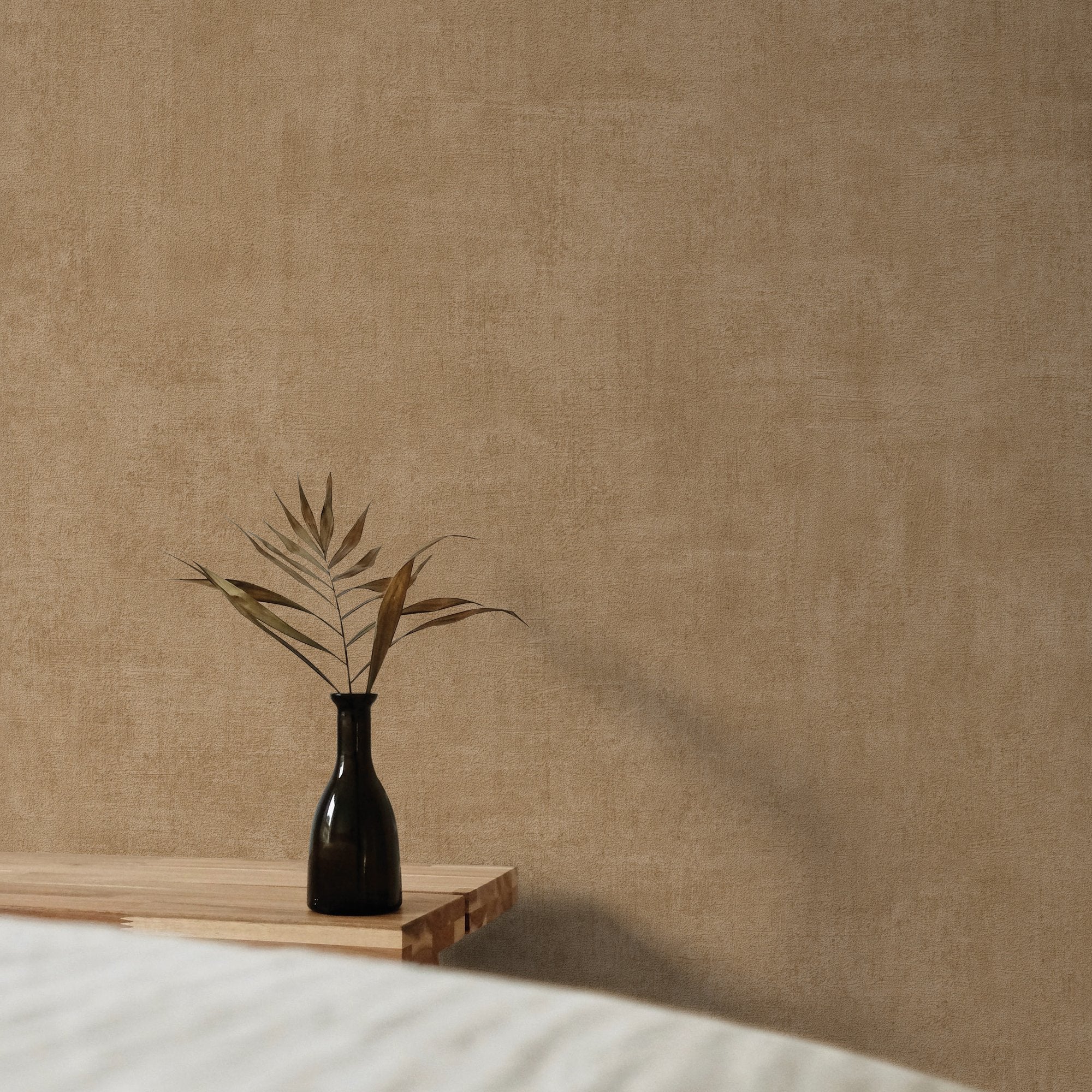 Patinated Plain Wallpaper in brown color - pattern number A51516 - by Grandeco in the Orom II collection