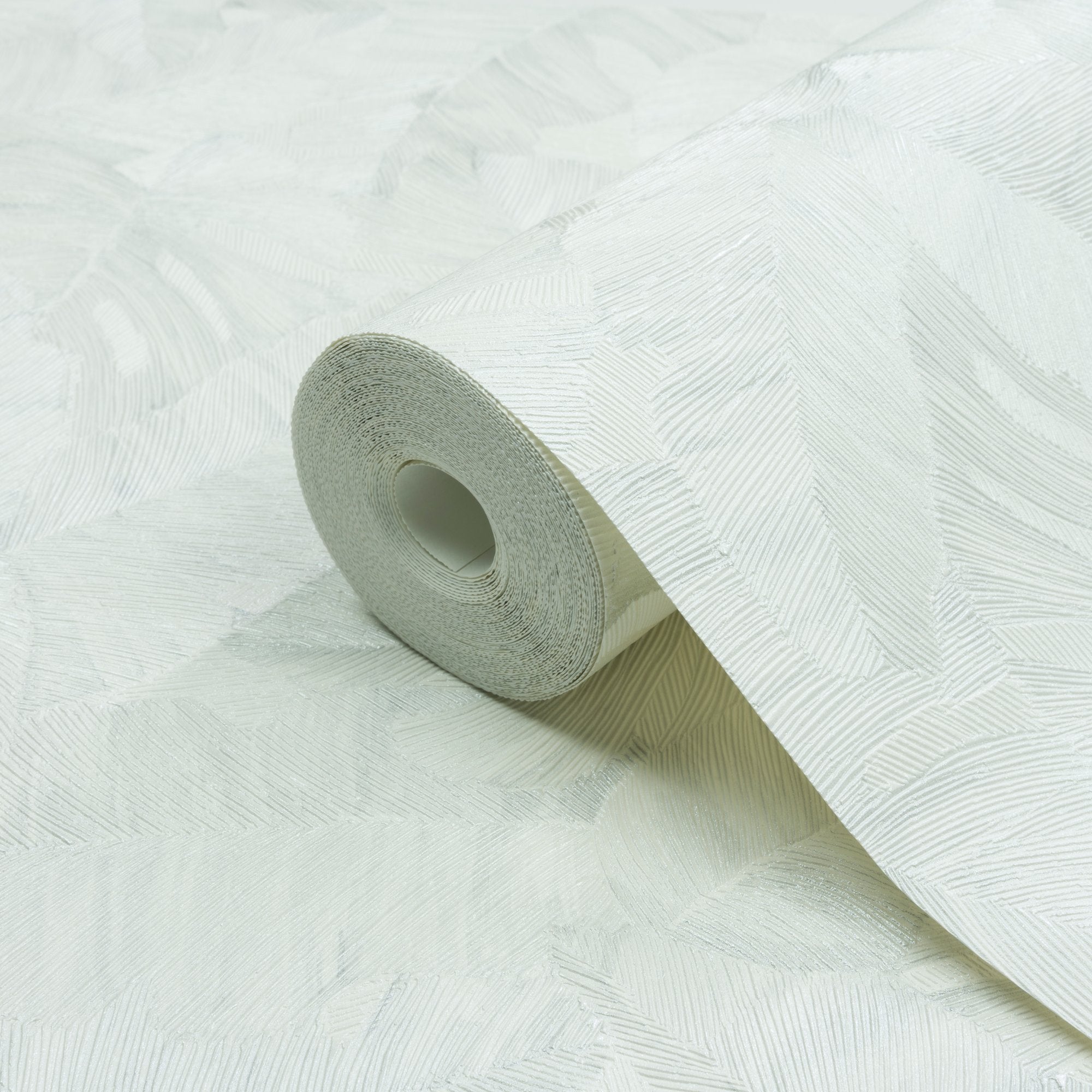 Branched Leaves Motive Wallpaper in white color - pattern number KRA67603 - by Grandeco in the Karuna collection