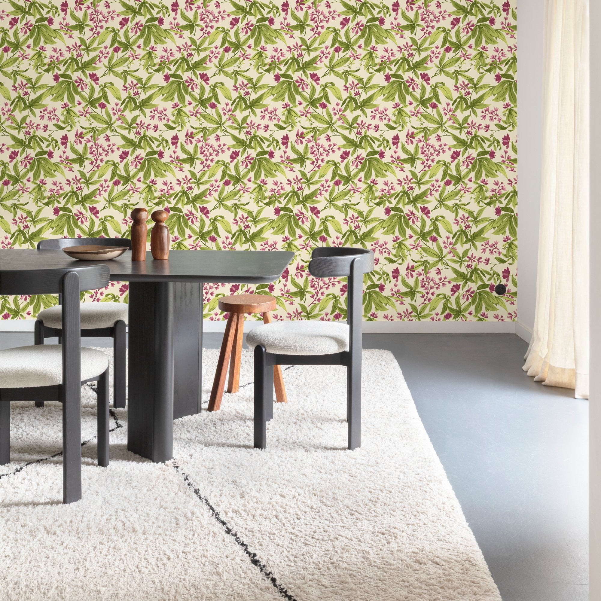 Classical Floral All-over Wallpaper in green color - pattern number INA80402 - by Grandeco in the Inia collection