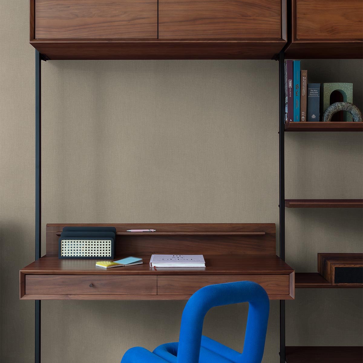 Textile Plain Wallpaper in beige color - pattern number AT1007 - by Grandeco in the Atmosphere collection