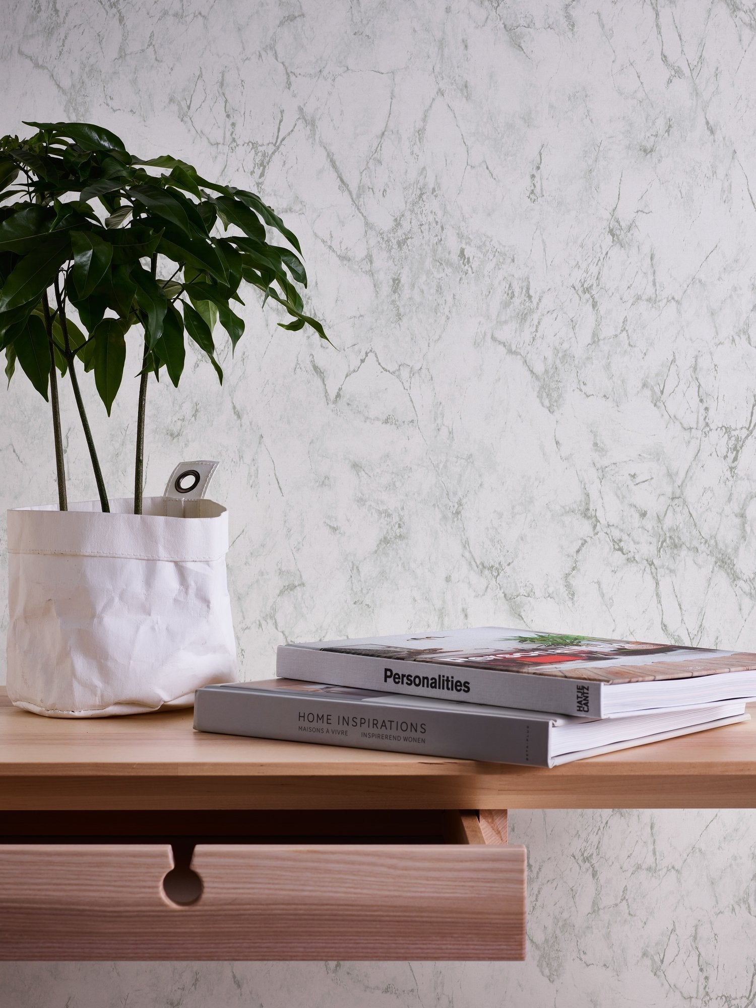 Gentle Beauty Motif wallpaper in silver grey color - pattern number BB51164 - by Galerie in the The Bricks And More collection