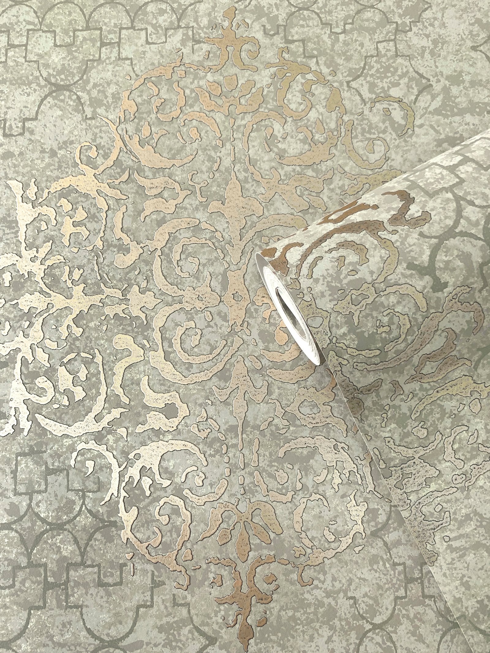 Damask wallpaper in rose gold color - pattern number CM2486 - by Galerie in the Lustre collection