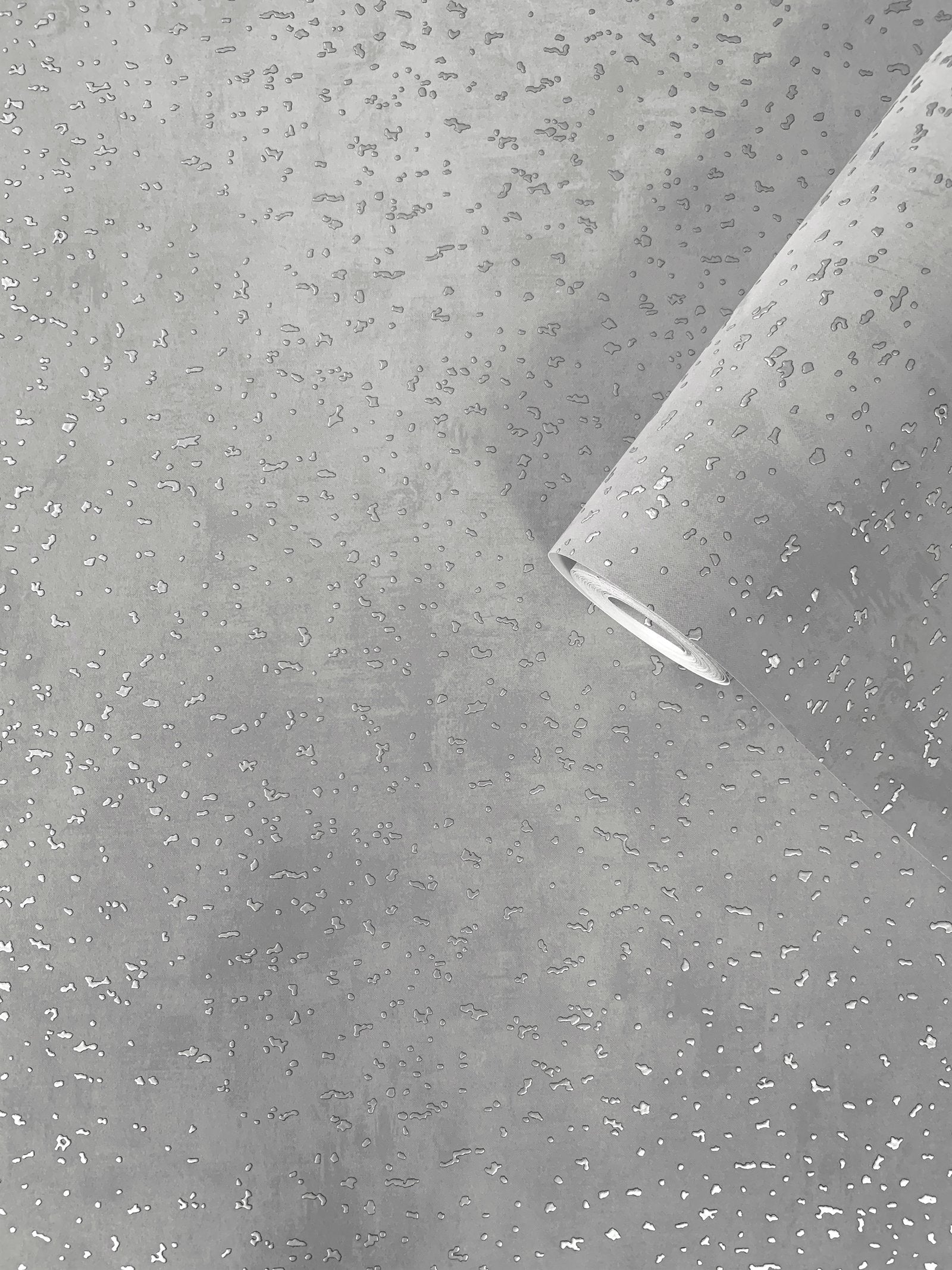 Spot wallpaper in silver grey color - pattern number DWP0019-05 - by Galerie in the Lustre collection
