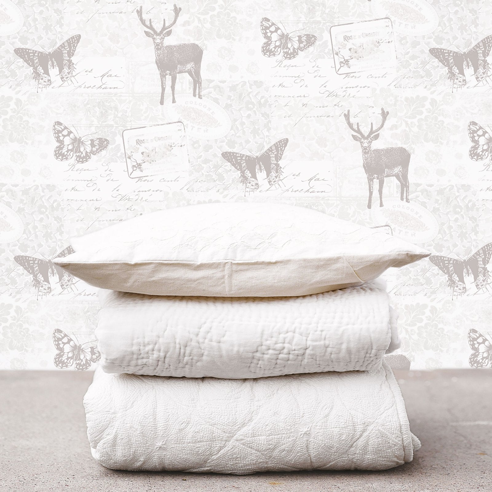 Motif wallpaper in silver grey color - pattern number G56298 - by Galerie in the Nordic Elements collection