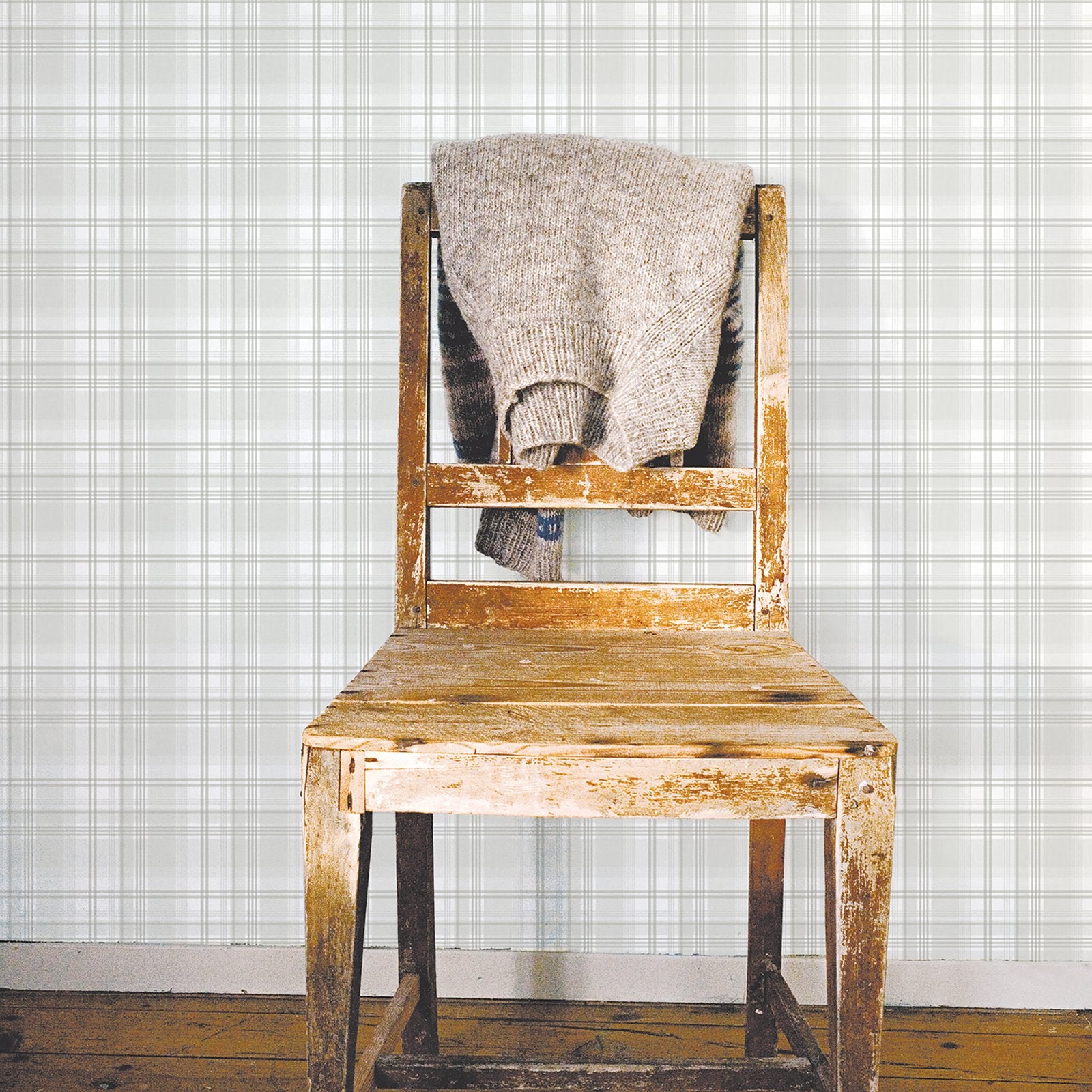 Check Plaid wallpaper in silver grey color - pattern number G56307 - by Galerie in the Nordic Elements collection