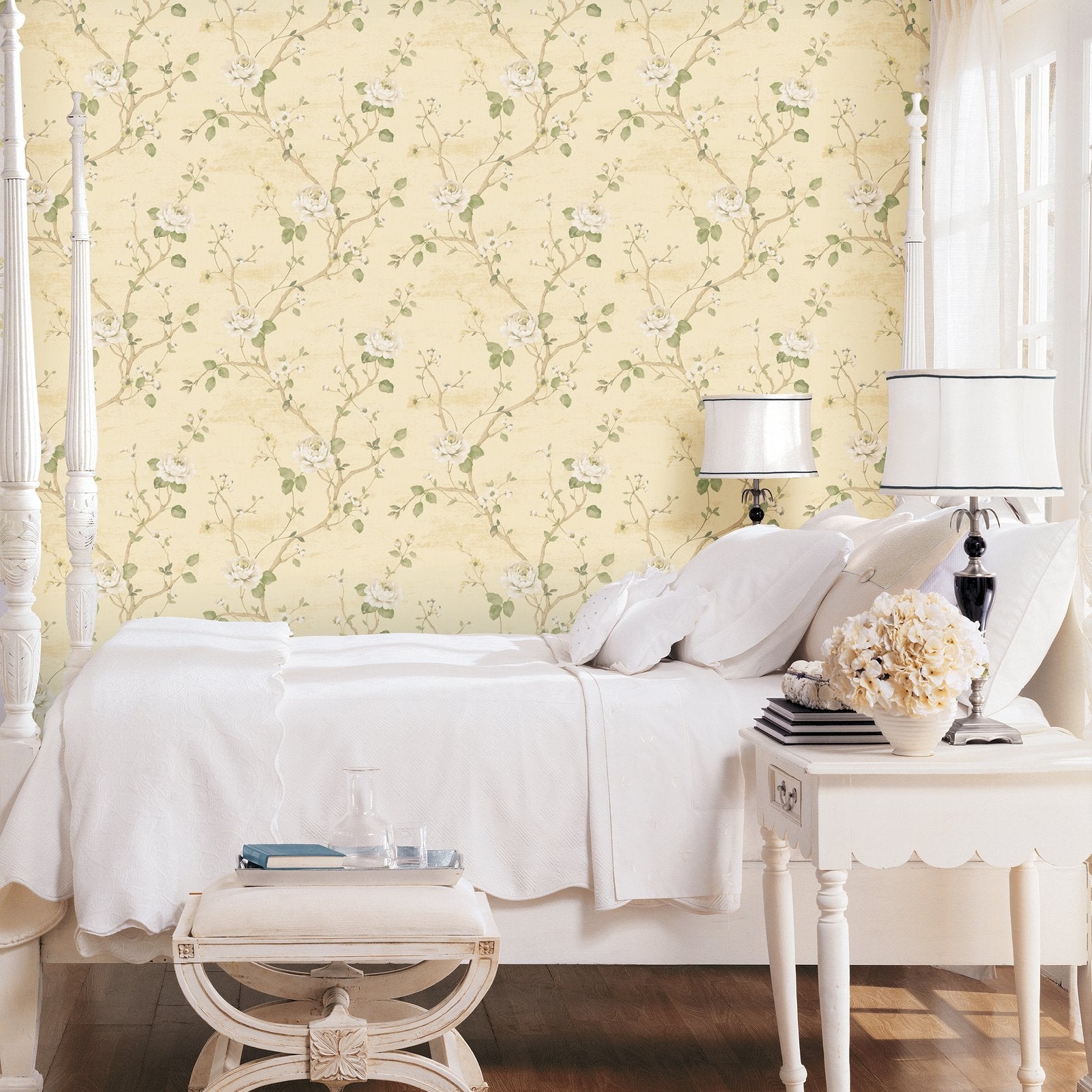 Luisella Floral wallpaper in beige color - pattern number G67602 - by Galerie in the Palazzo 2 collection