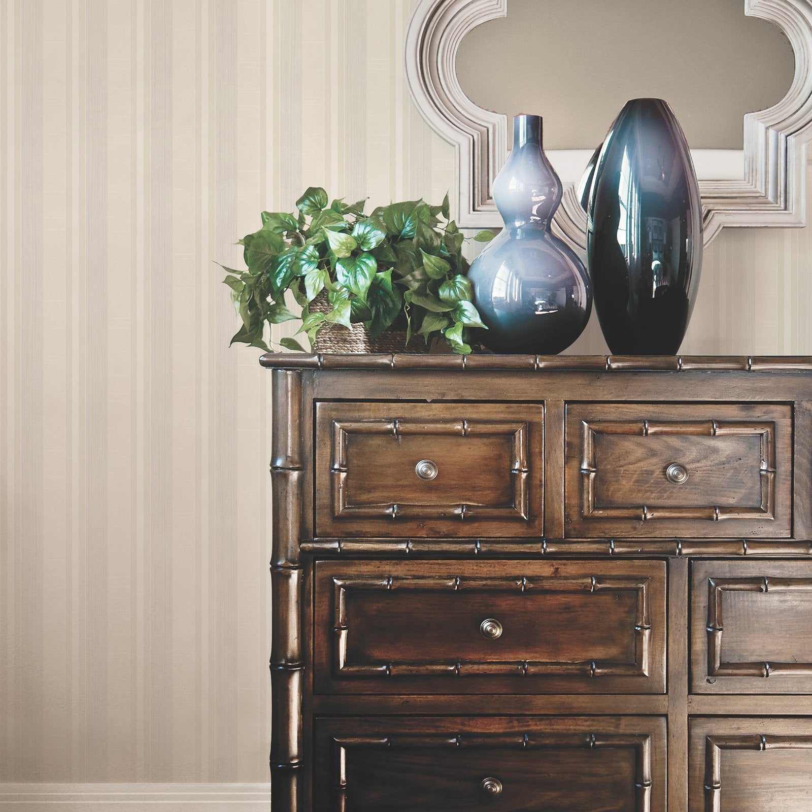 Silk Stripe wallpaper in cream color - pattern number G67620 - by Galerie in the Palazzo 2 collection