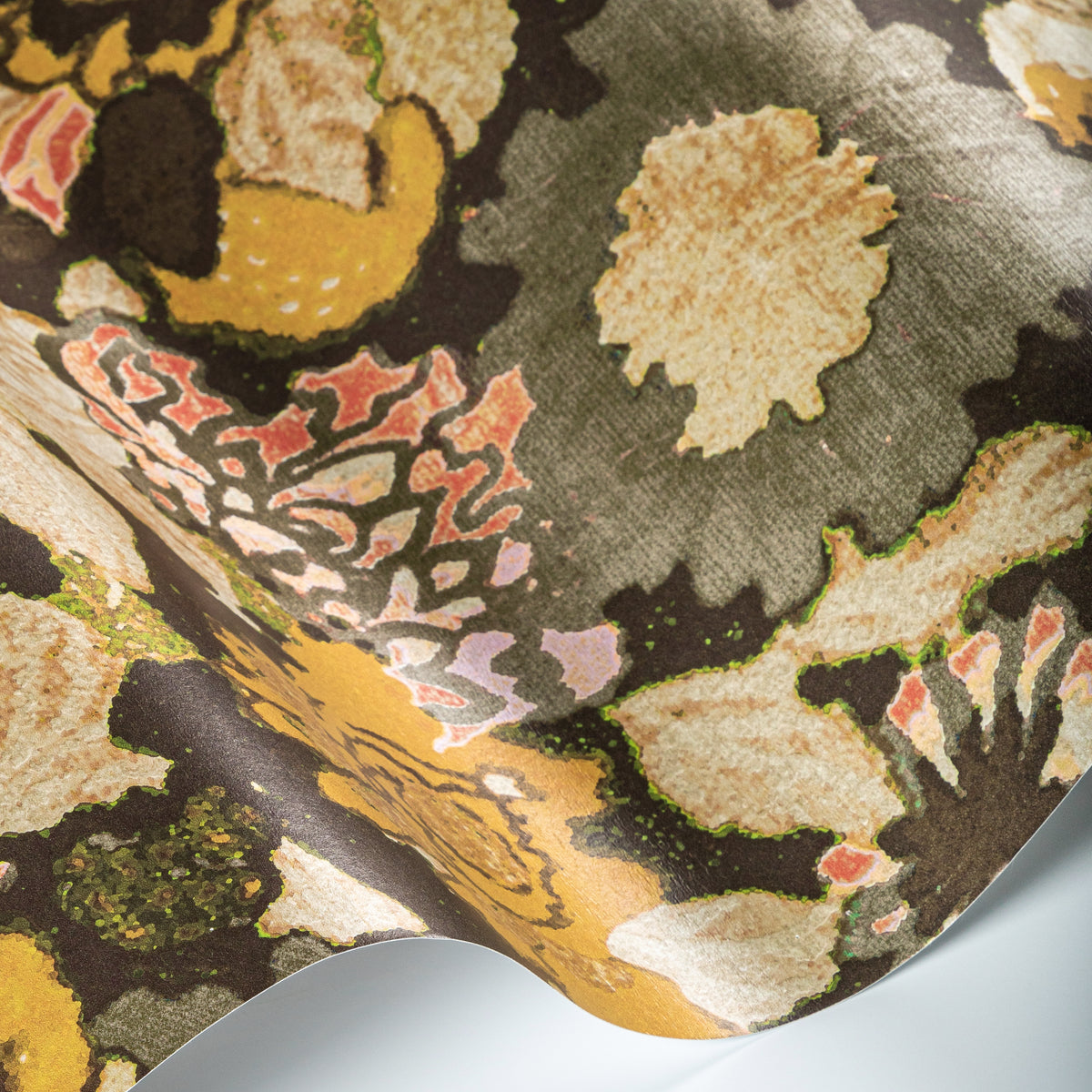 Arioso Wallpaper in Petal/Coin color - pattern number GWP-3729.417.0 - by Lee Jofa Modern in the Rhapsody collection