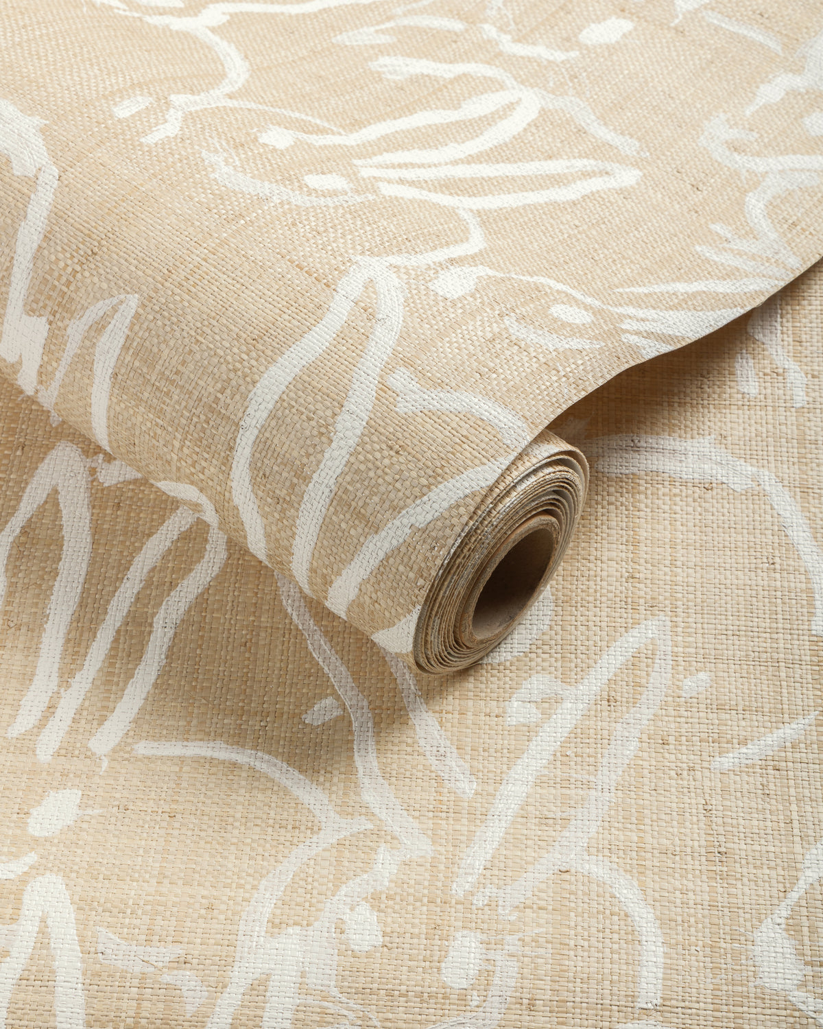 Hutch Raffia Wallpaper in Ivory color - pattern number GWP-3750.161.0 - by Lee Jofa Modern in the Hunt Slonem Belle Terre collection