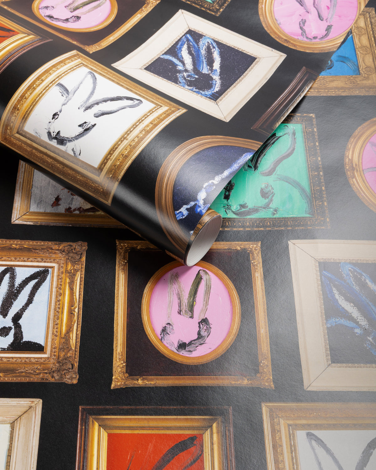 Bunny Wall Small Wallpaper in Black color - pattern number GWP-3752.8.0 - by Lee Jofa Modern in the Hunt Slonem Belle Terre collection