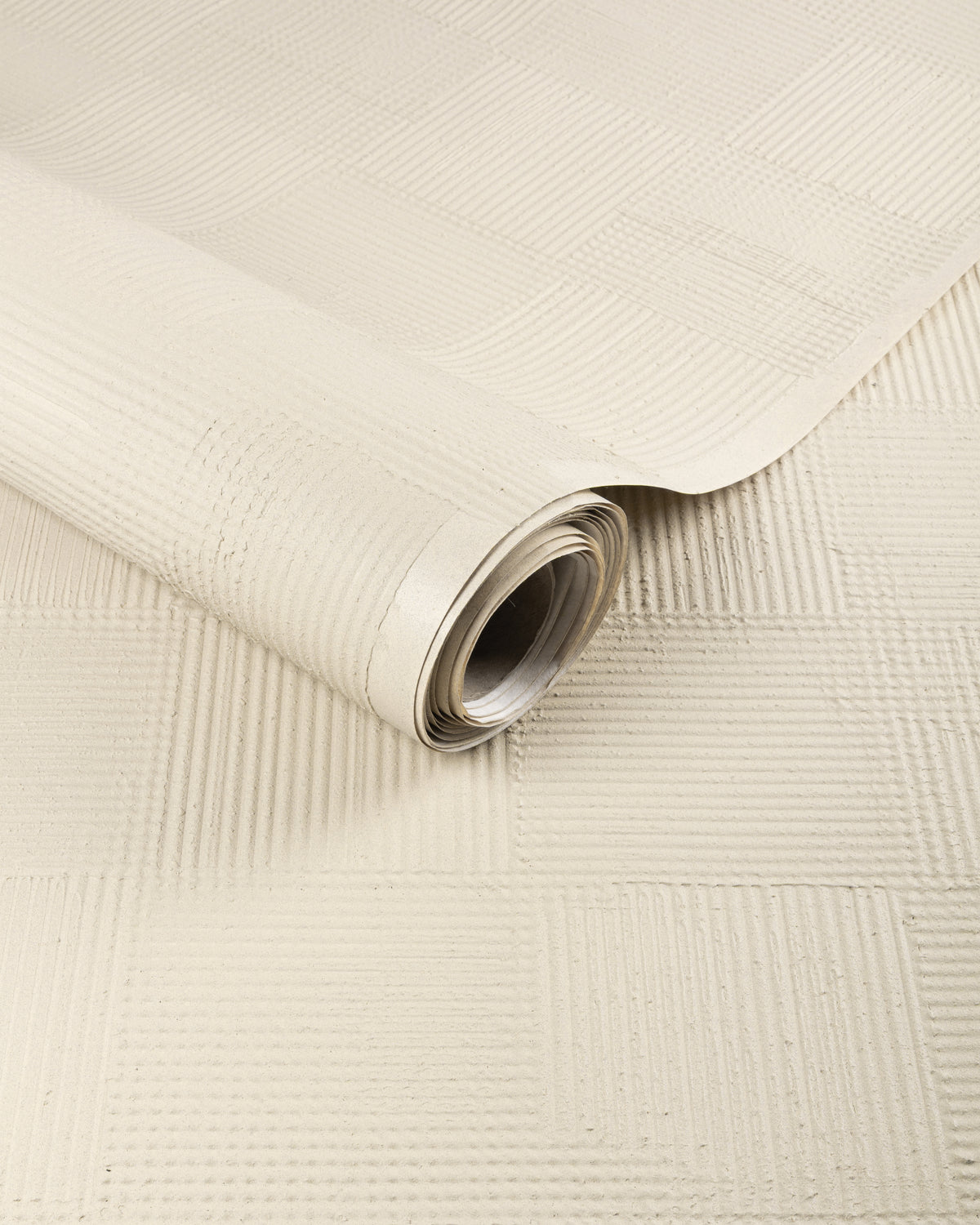 Gesso Wallpaper in Sand color - pattern number GWP-3758.116.0 - by Lee Jofa Modern in the Kelly Wearstler Echelon collection