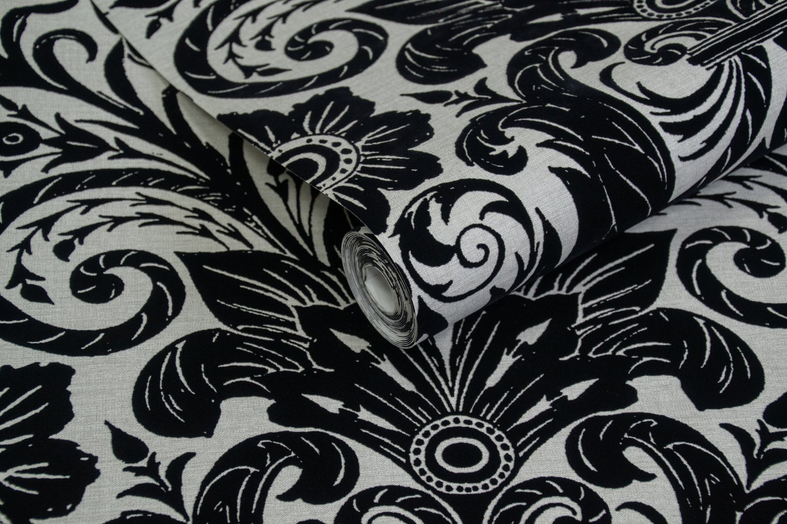 Damask Sauvage wallpaper in black color - pattern number LB25166 - by Galerie in the Off The Wall collection