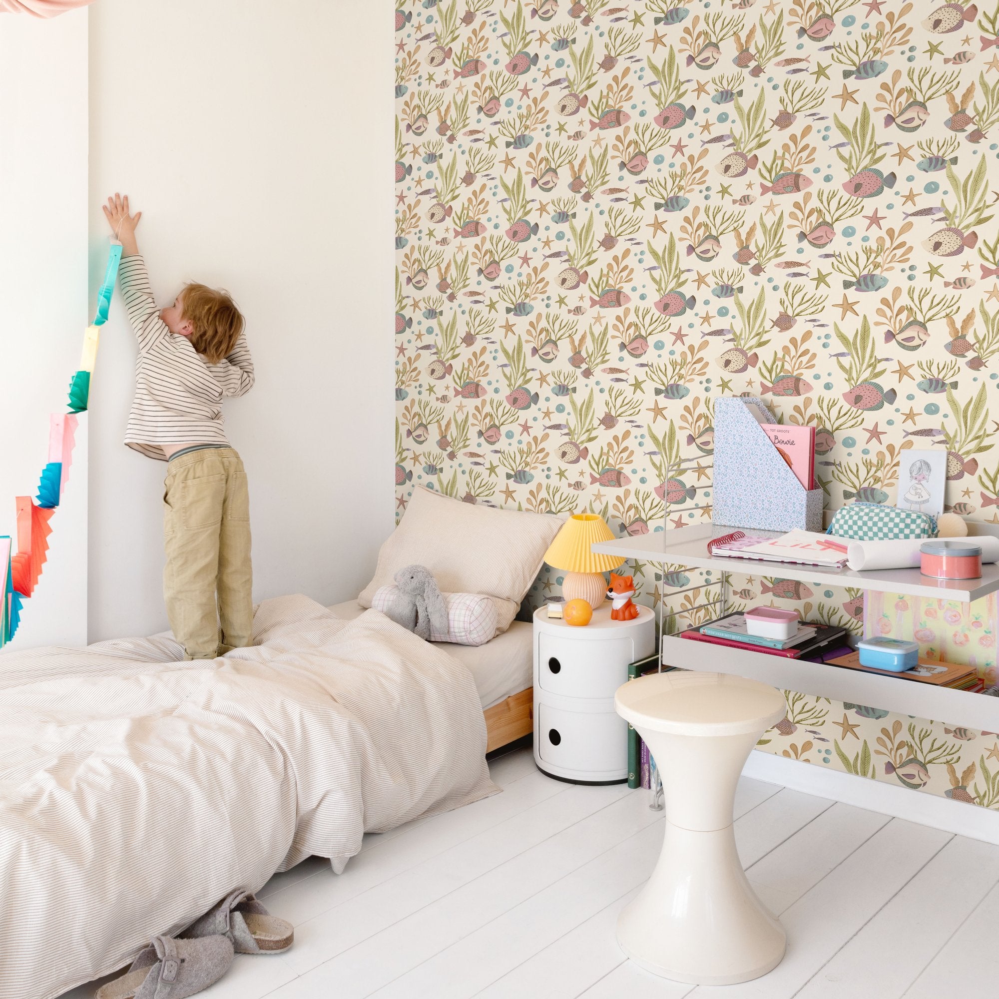 Photographic All-over Print Wallpaper in pink color - pattern number GDLD3318 - by Grandeco in the Little Dreamers collection