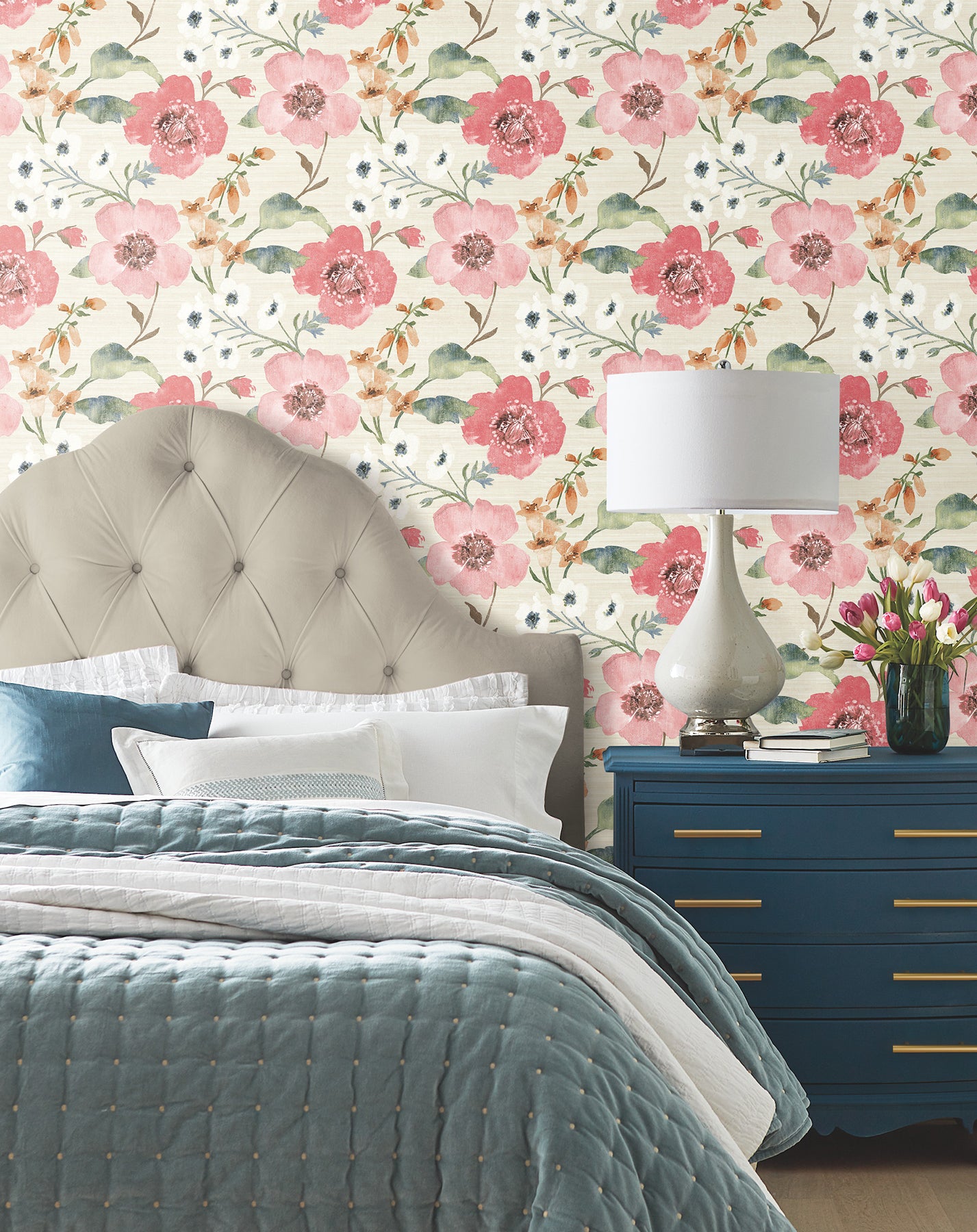 Evelyn wallpaper in pink color - pattern number LL3200 - by Antonina Vella in the Layered Luxe collection