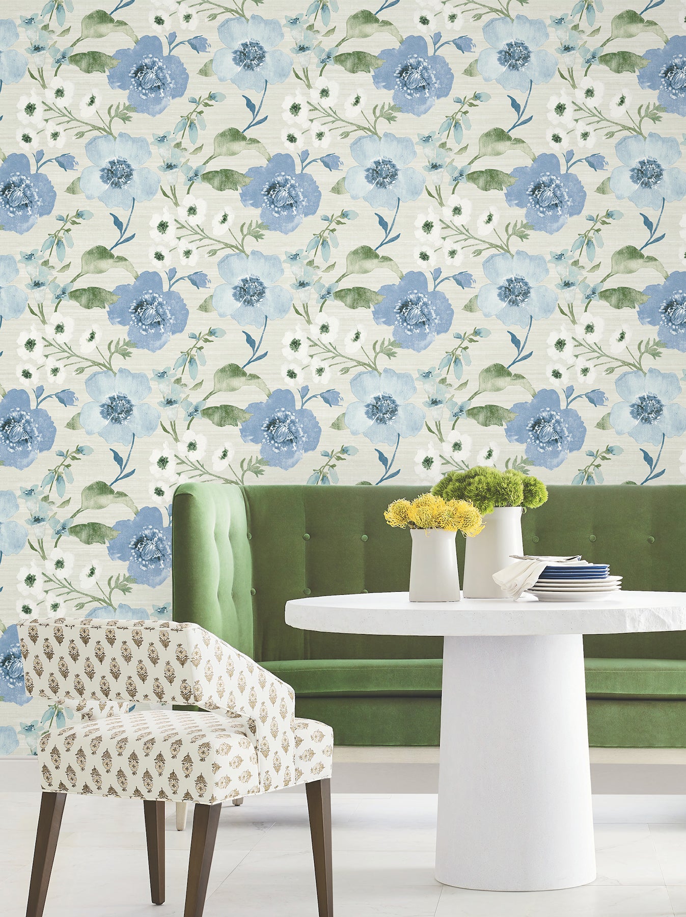Evelyn wallpaper in blue color - pattern number LL3203 - by Antonina Vella in the Layered Luxe collection