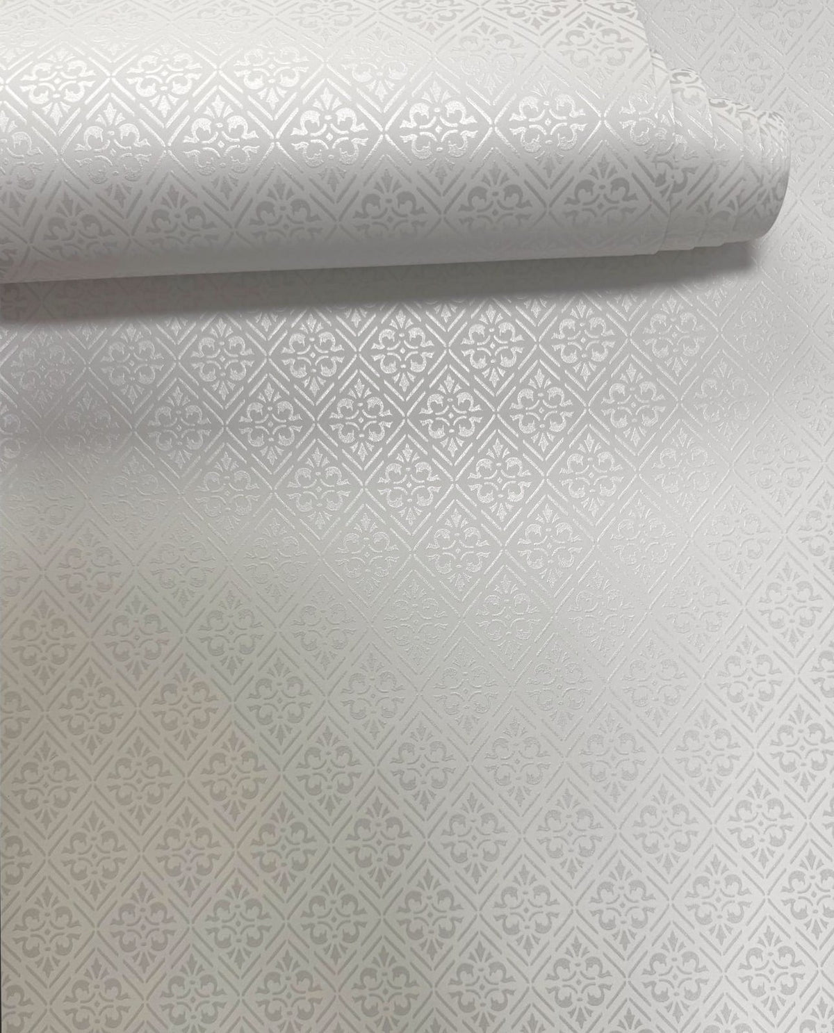 Diamond Damask Wallpaper in Cream color - pattern number MX88011 - by Galerie in the Metallic FX 2 collection