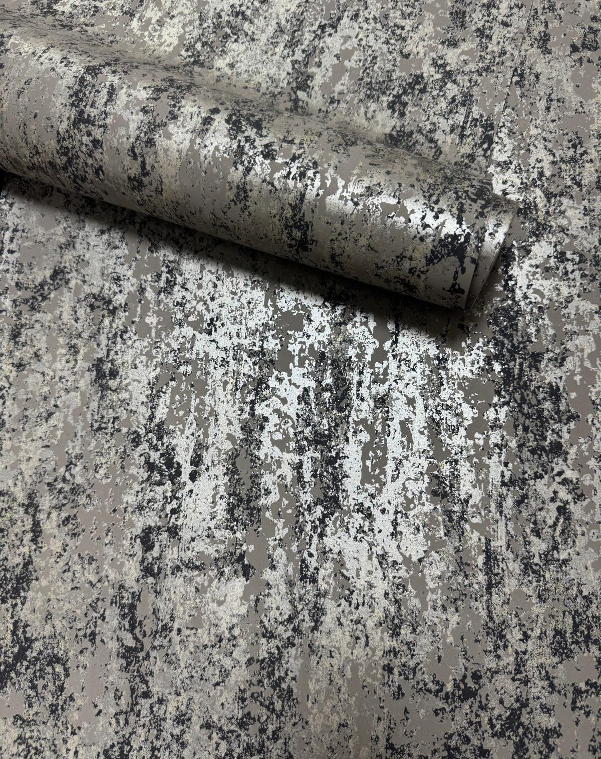 Patina Wallpaper in Bronze Brown color - pattern number NT98046 - by Galerie in the New Touch collection