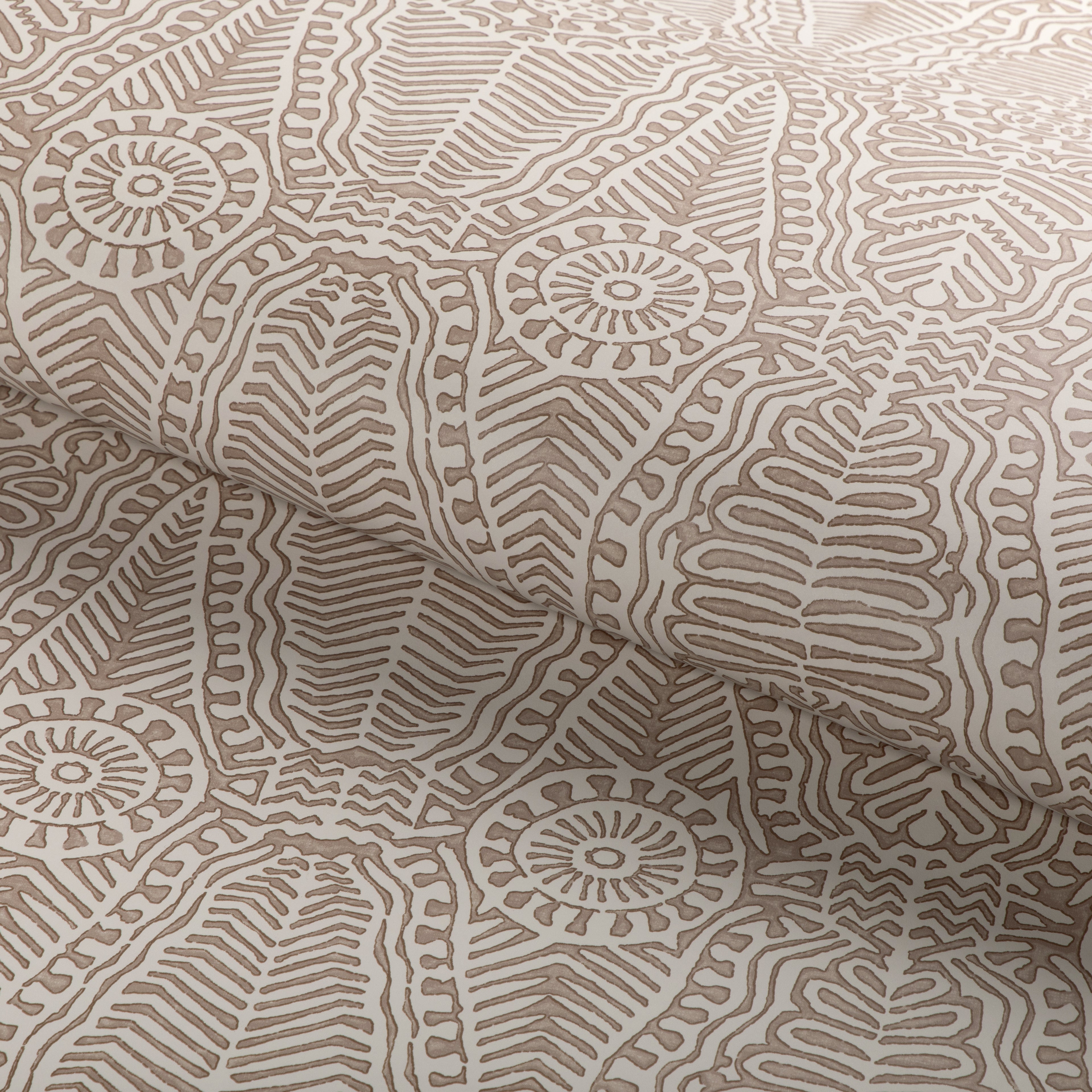 Drayton Paper Wallpaper in buff color - pattern number P2020112.116.0 - by Lee Jofa in the Clare collection