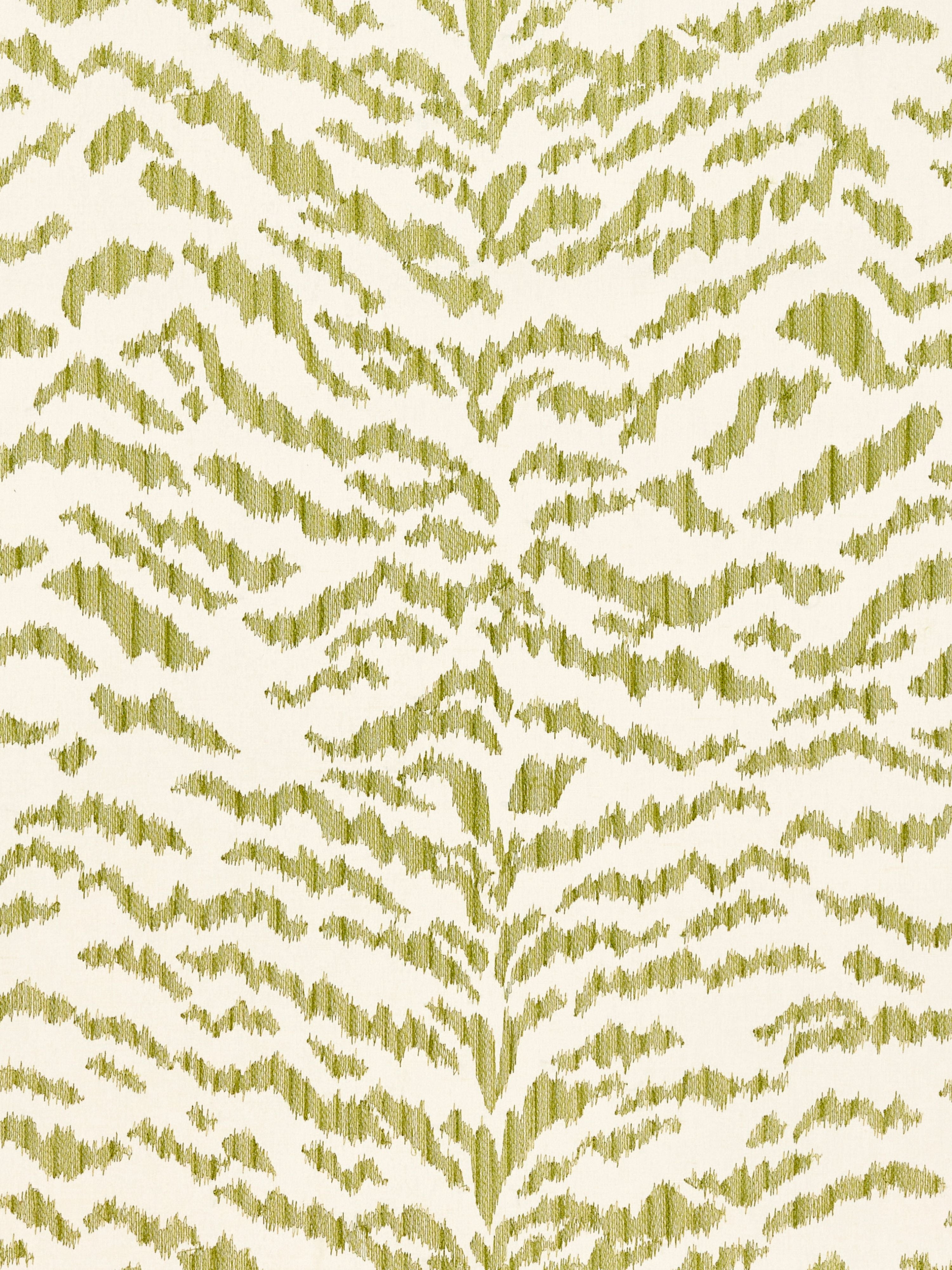 Tigress wallpaper in grassland color - pattern number SC 0003WP88506 - by Scalamandre in the collection