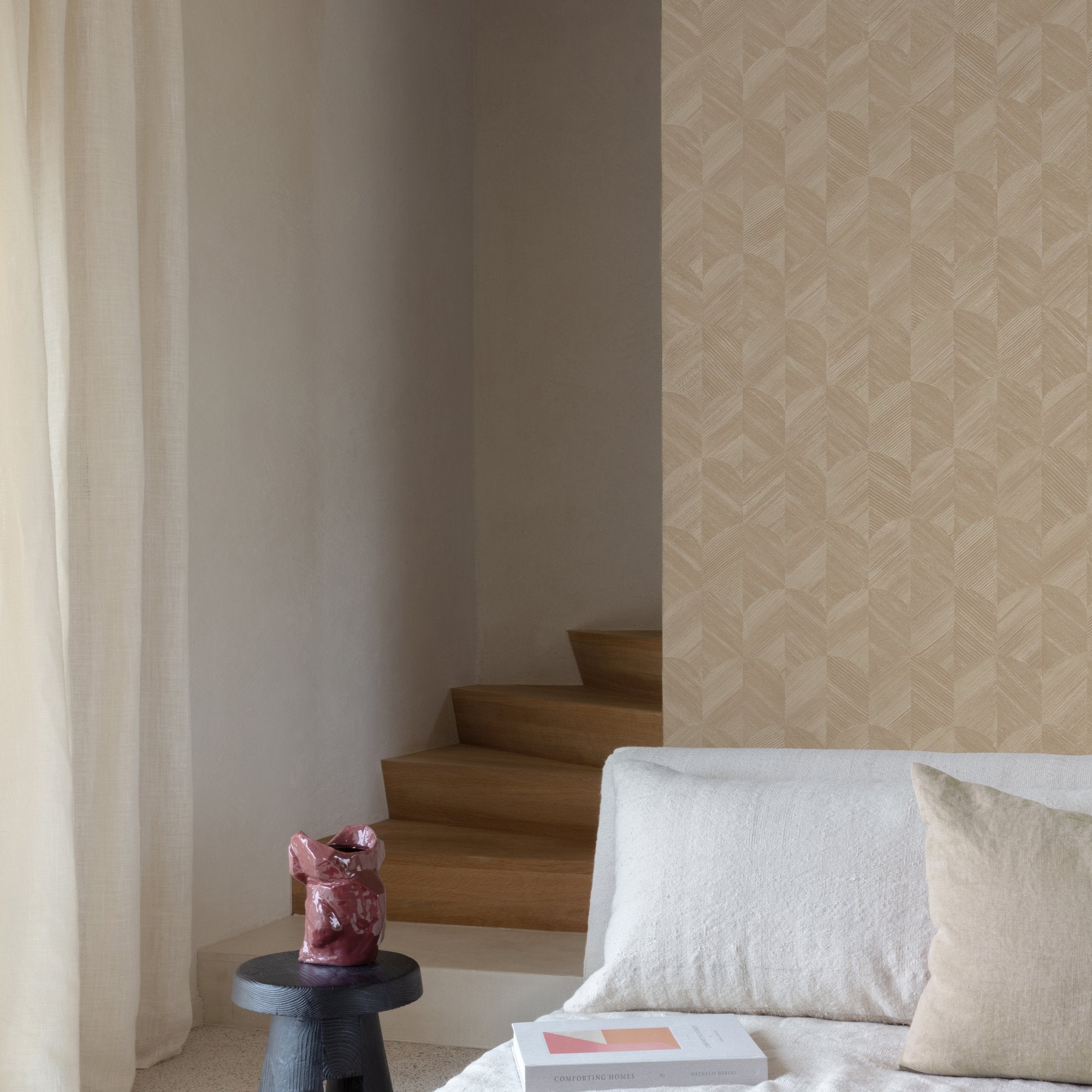 Geometric All-over Wallpaper in pink color - pattern number SF3229 - by Grandeco in the Surfaces collection