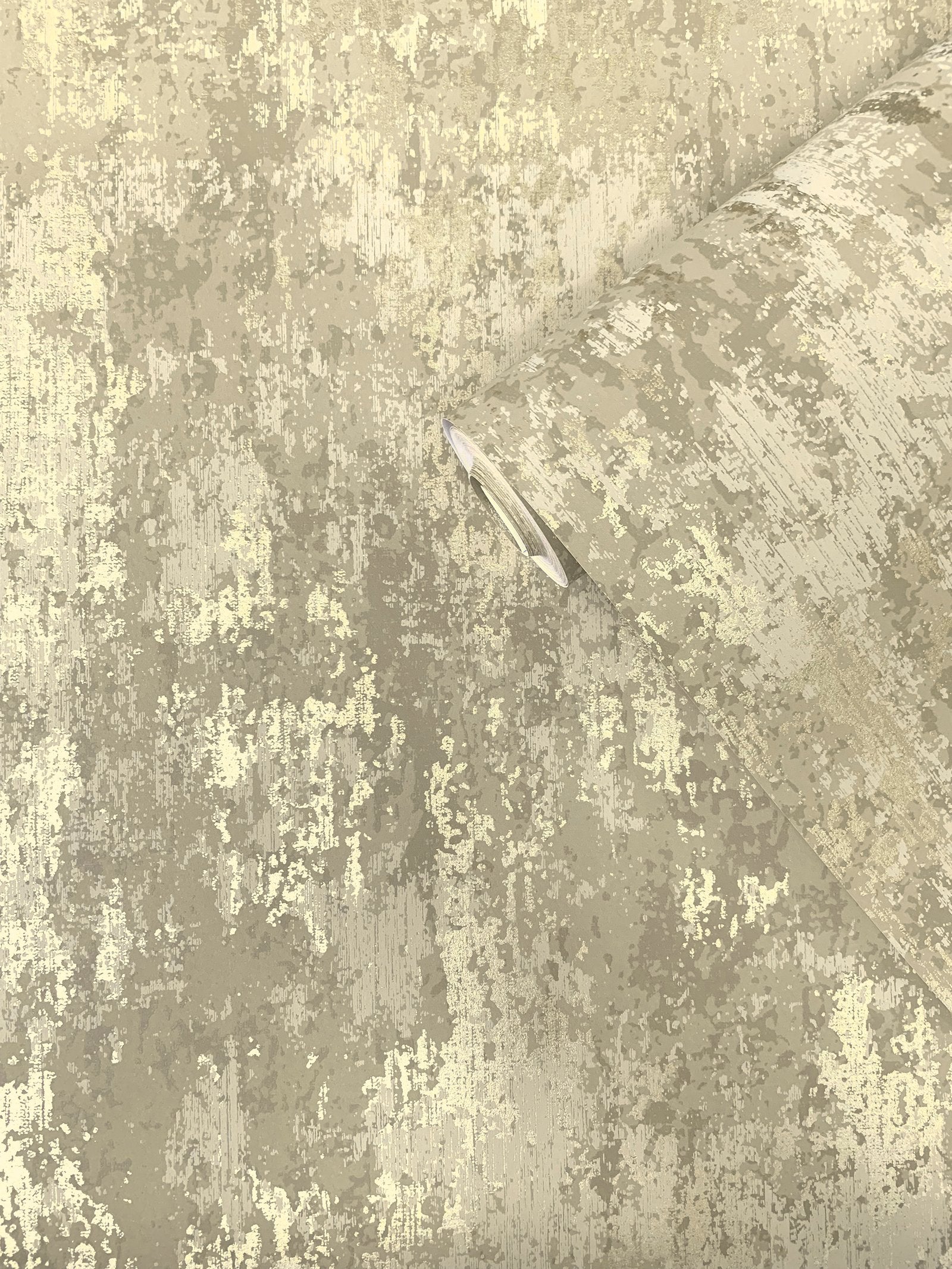 Concrete wallpaper in gold color - pattern number SR28104 - by Galerie in the Lustre collection