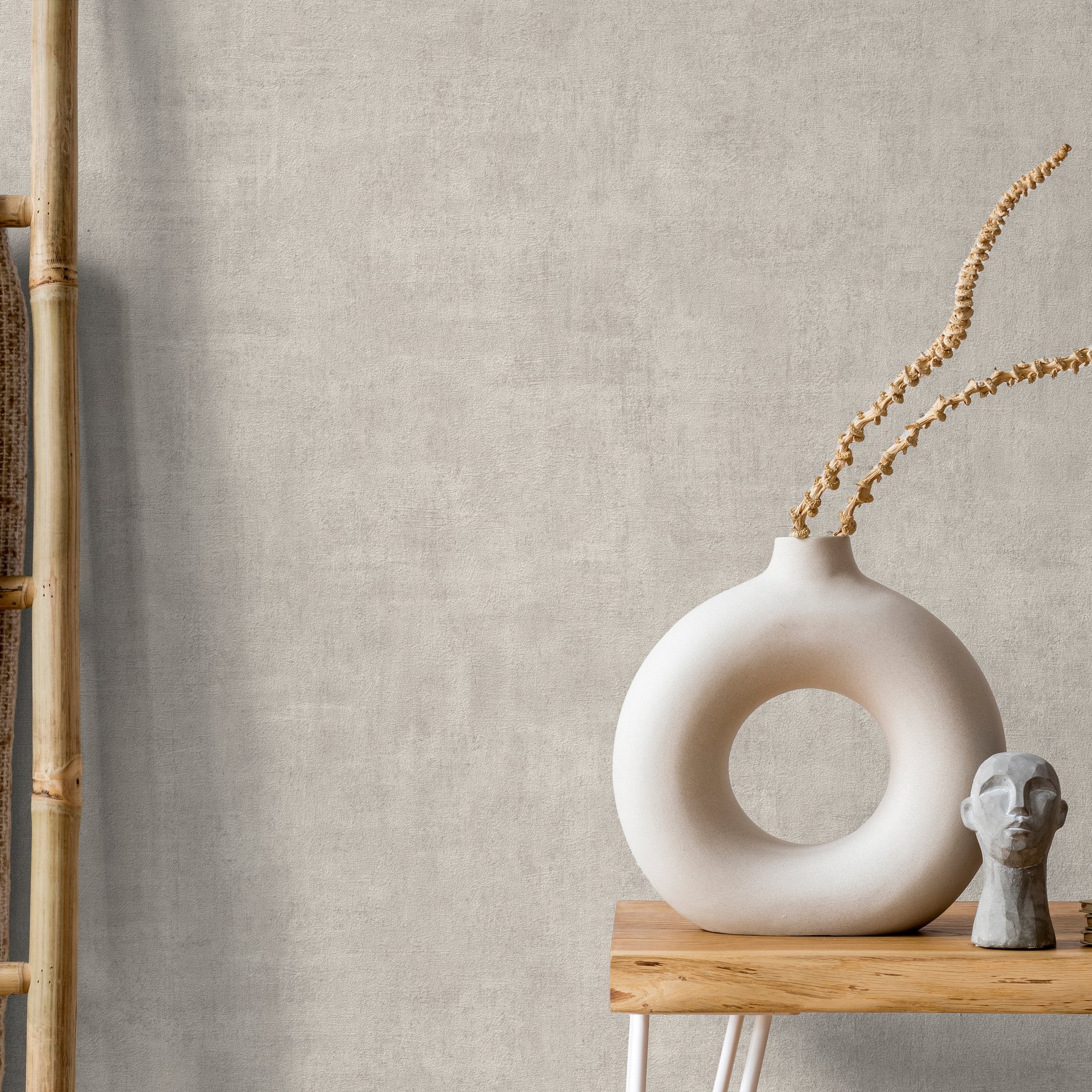 Patinated Plain Wallpaper in beige color - pattern number VOA-010-02-8 - by Grandeco in the Orom II collection